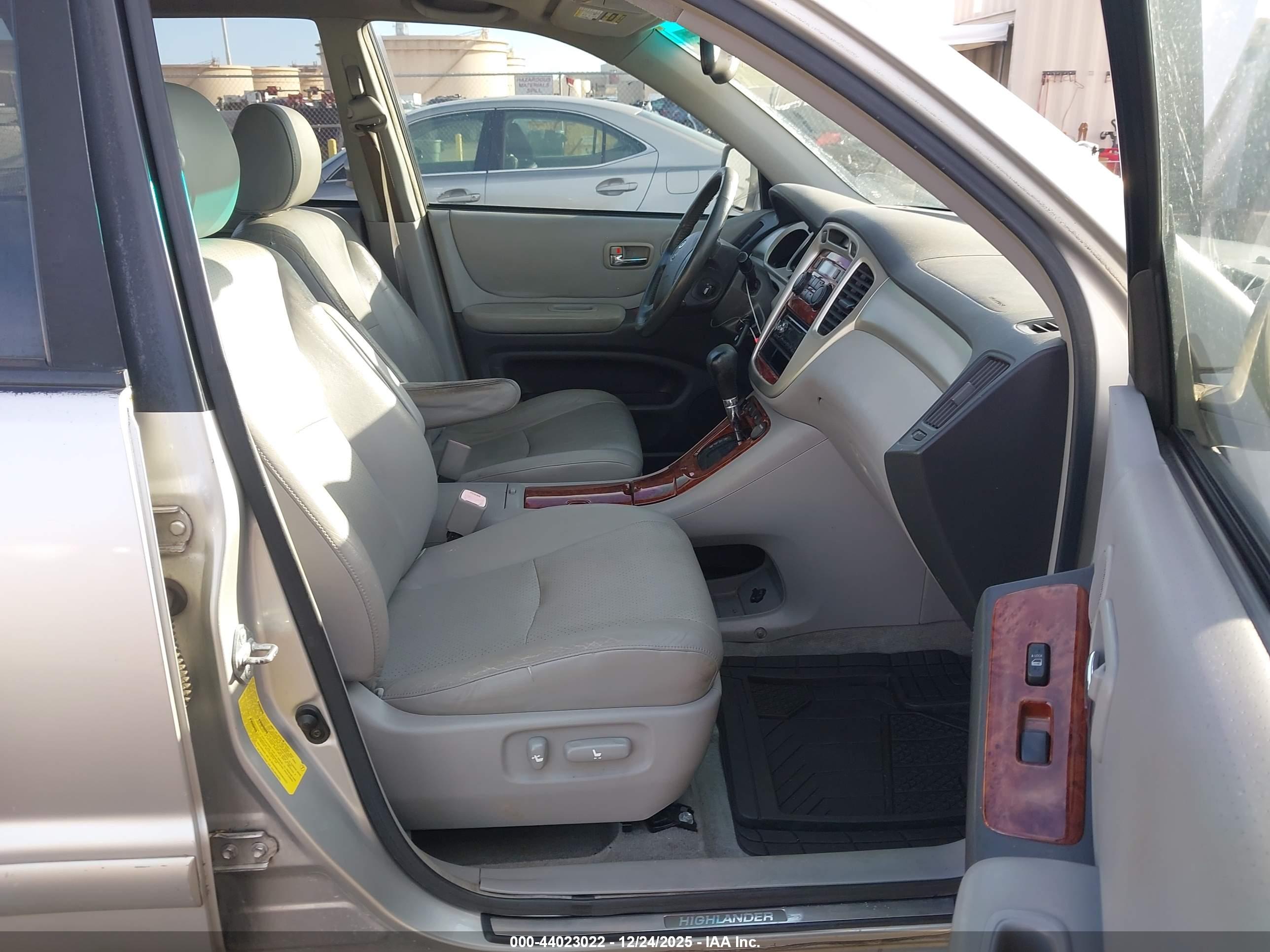 TOYOTA HIGHLANDER image 5