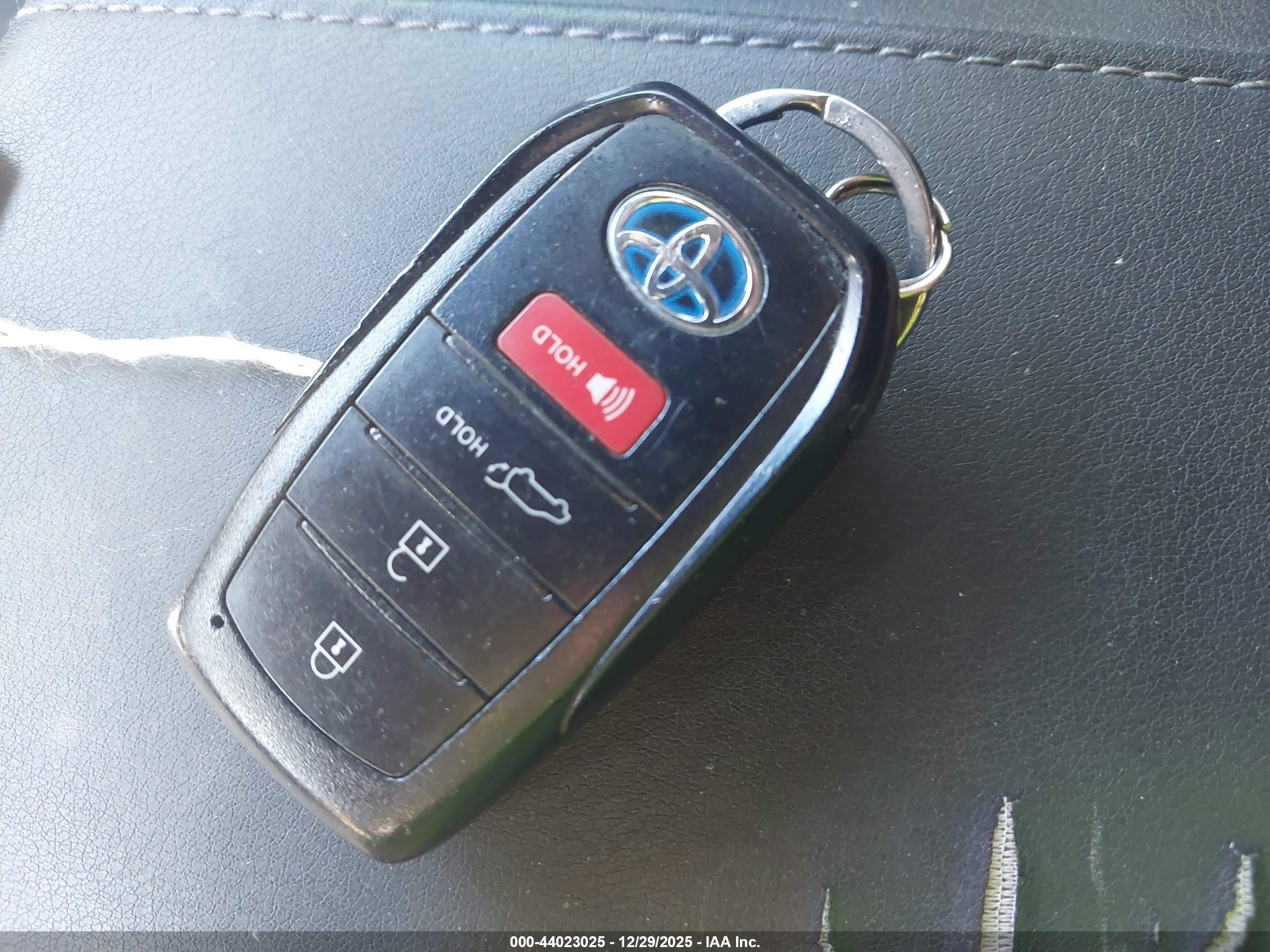 TOYOTA VENZA image 11