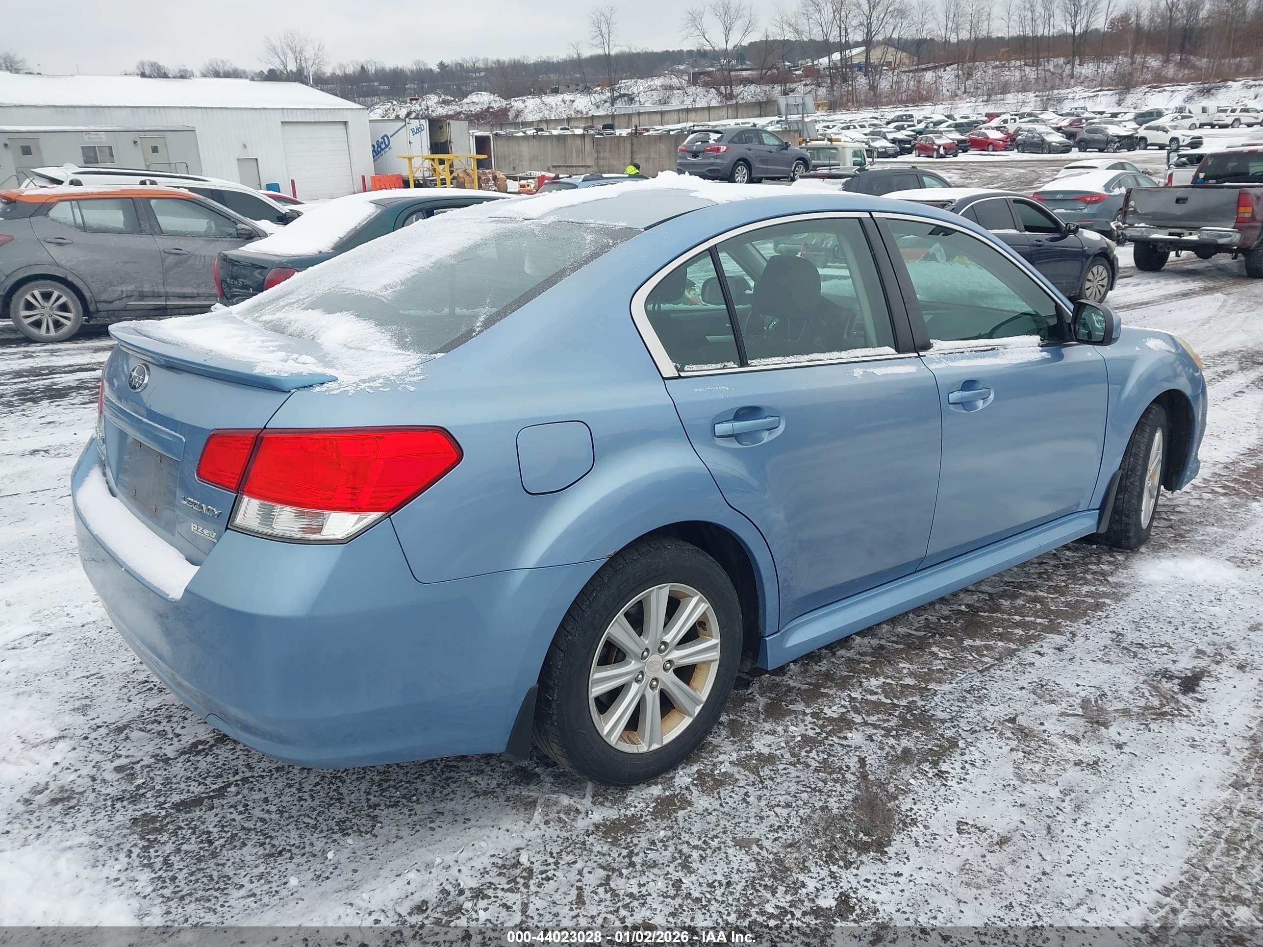 SUBARU LEGACY image 4