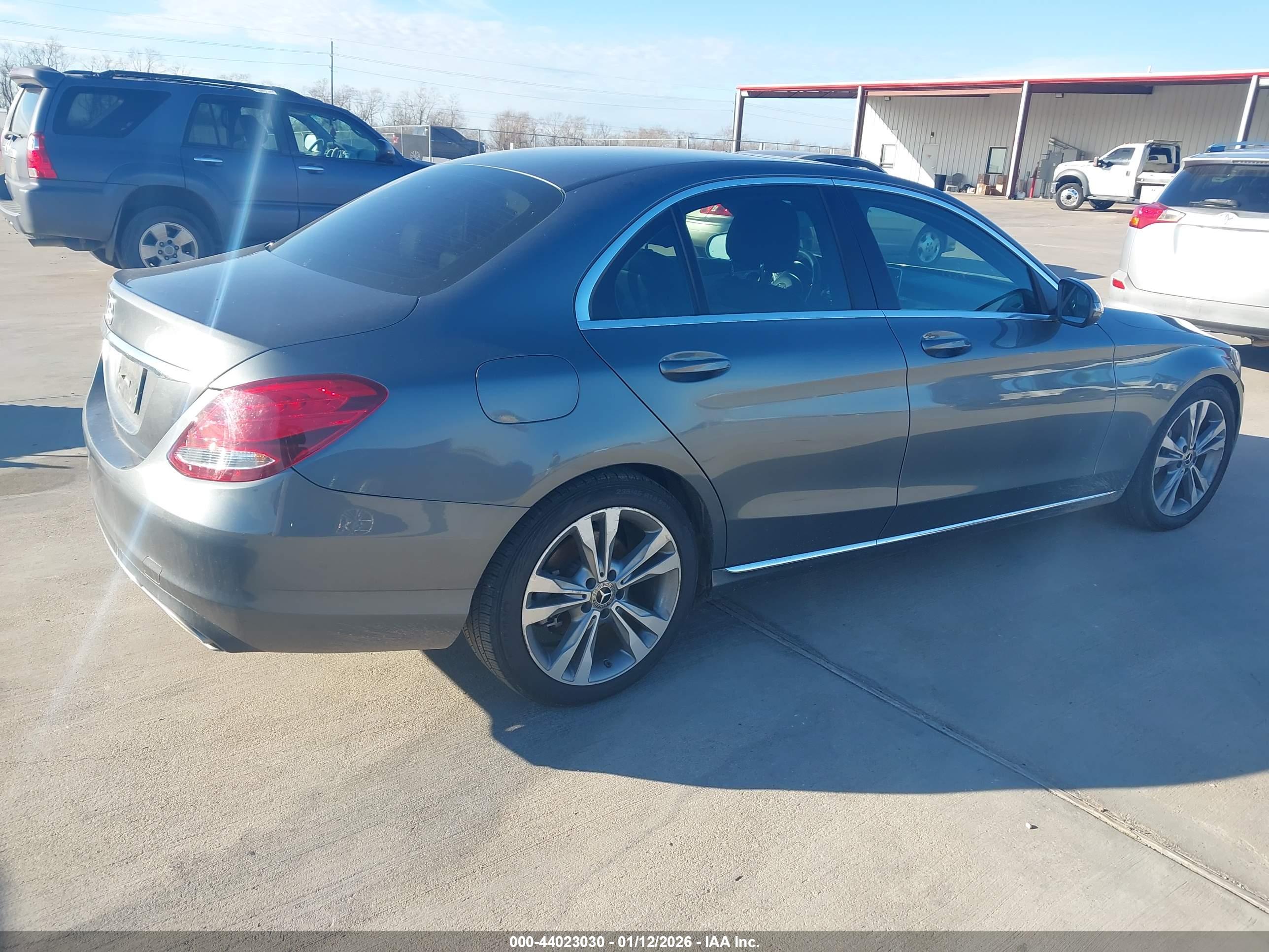 MERCEDES-BENZ C image 4