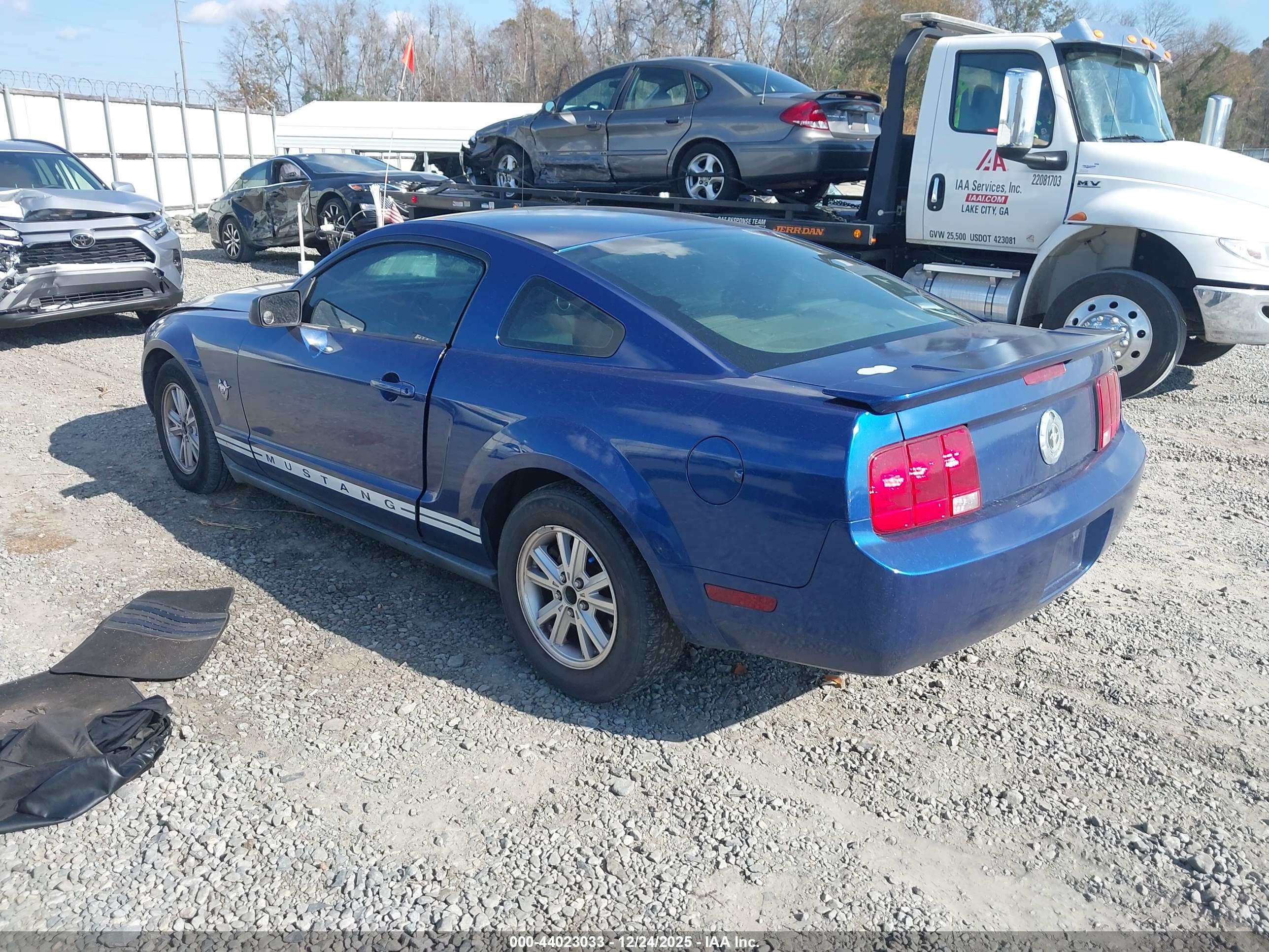 FORD MUSTANG image 3