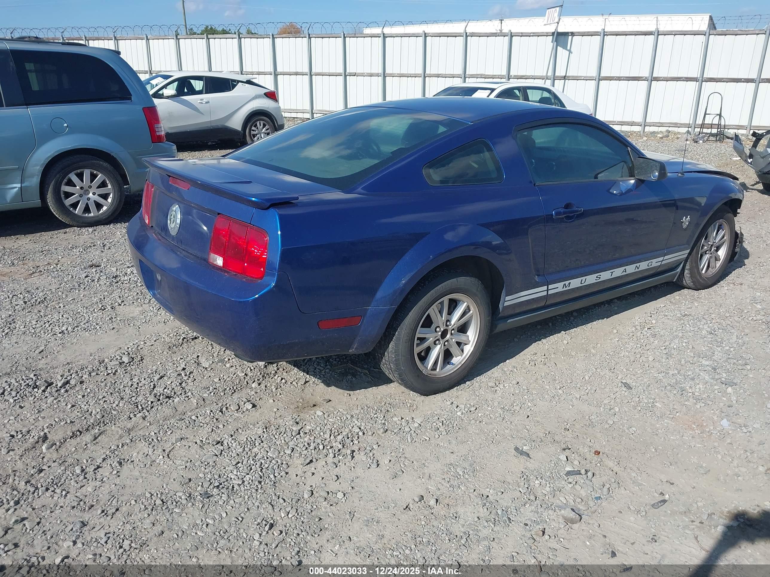 FORD MUSTANG image 4