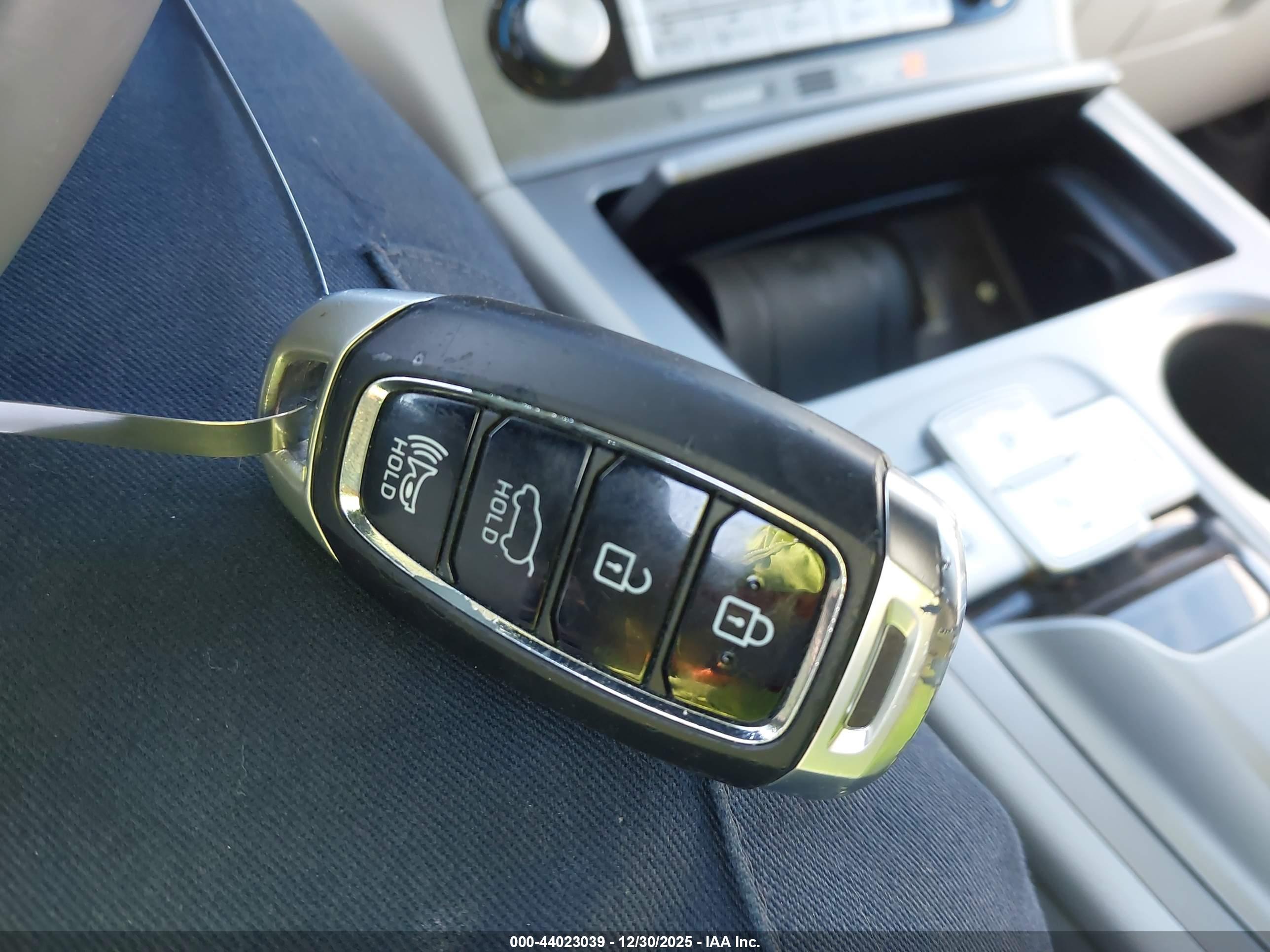 HYUNDAI KONA image 11