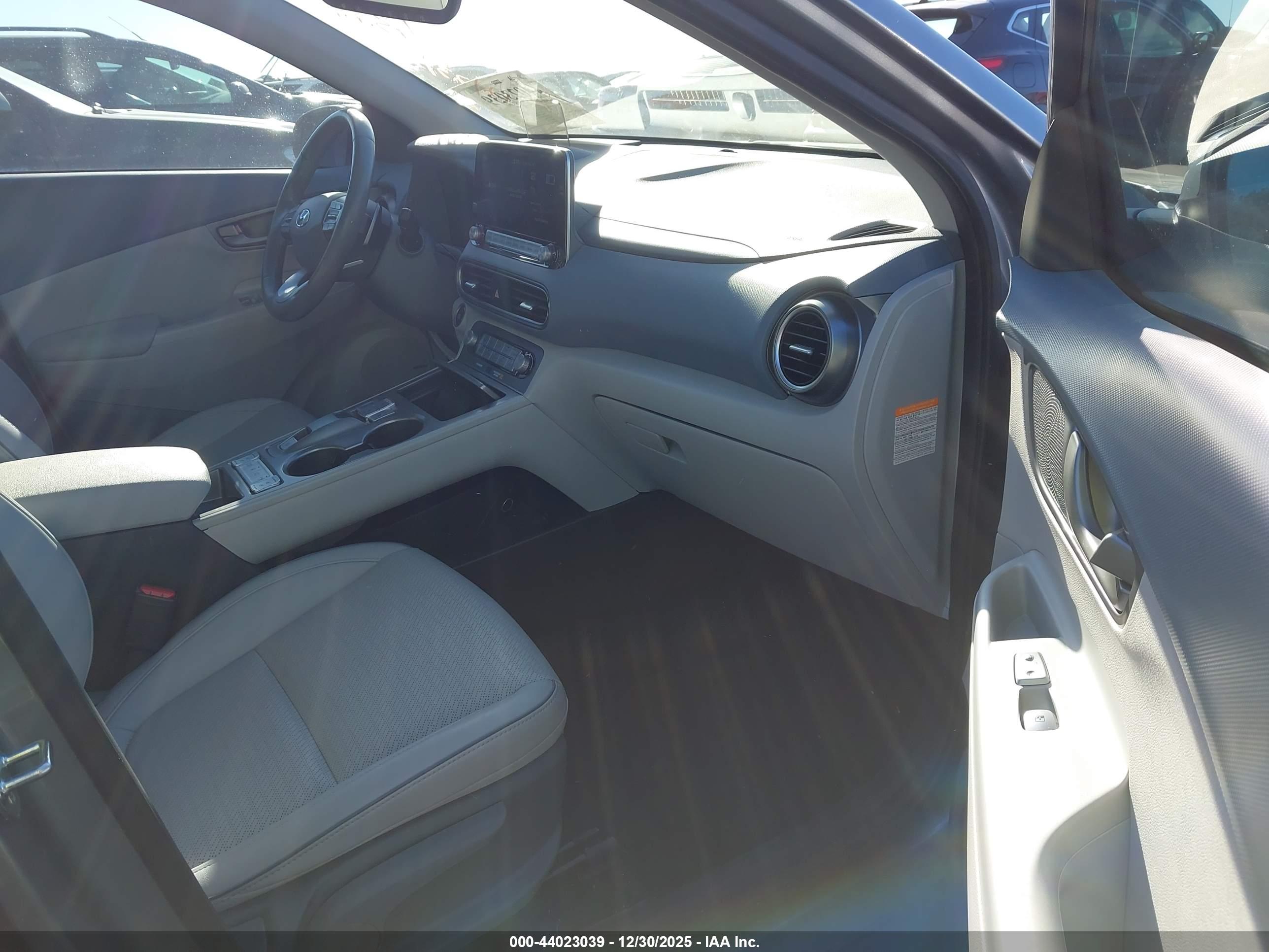 HYUNDAI KONA image 5