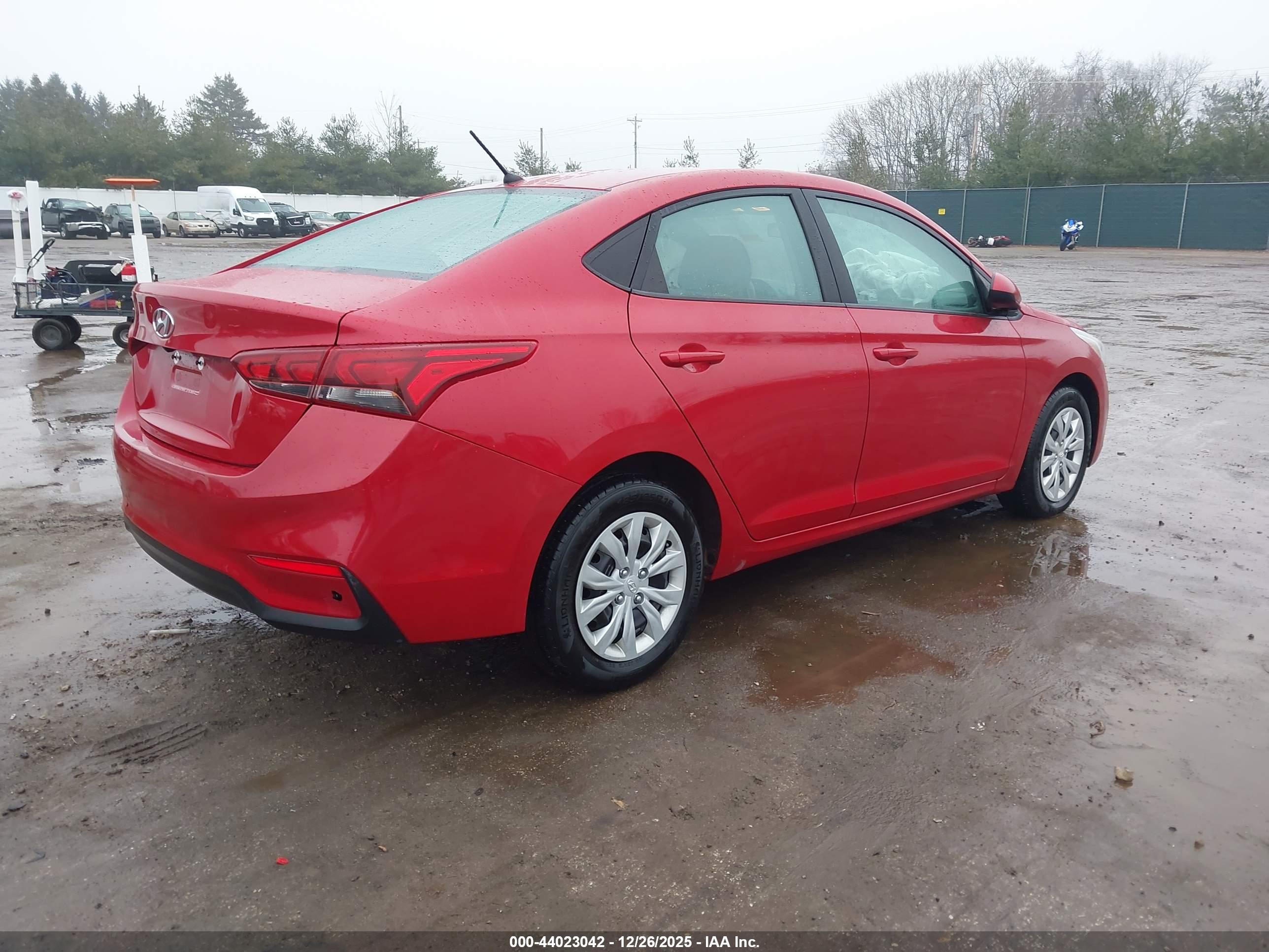 HYUNDAI ACCENT image 4