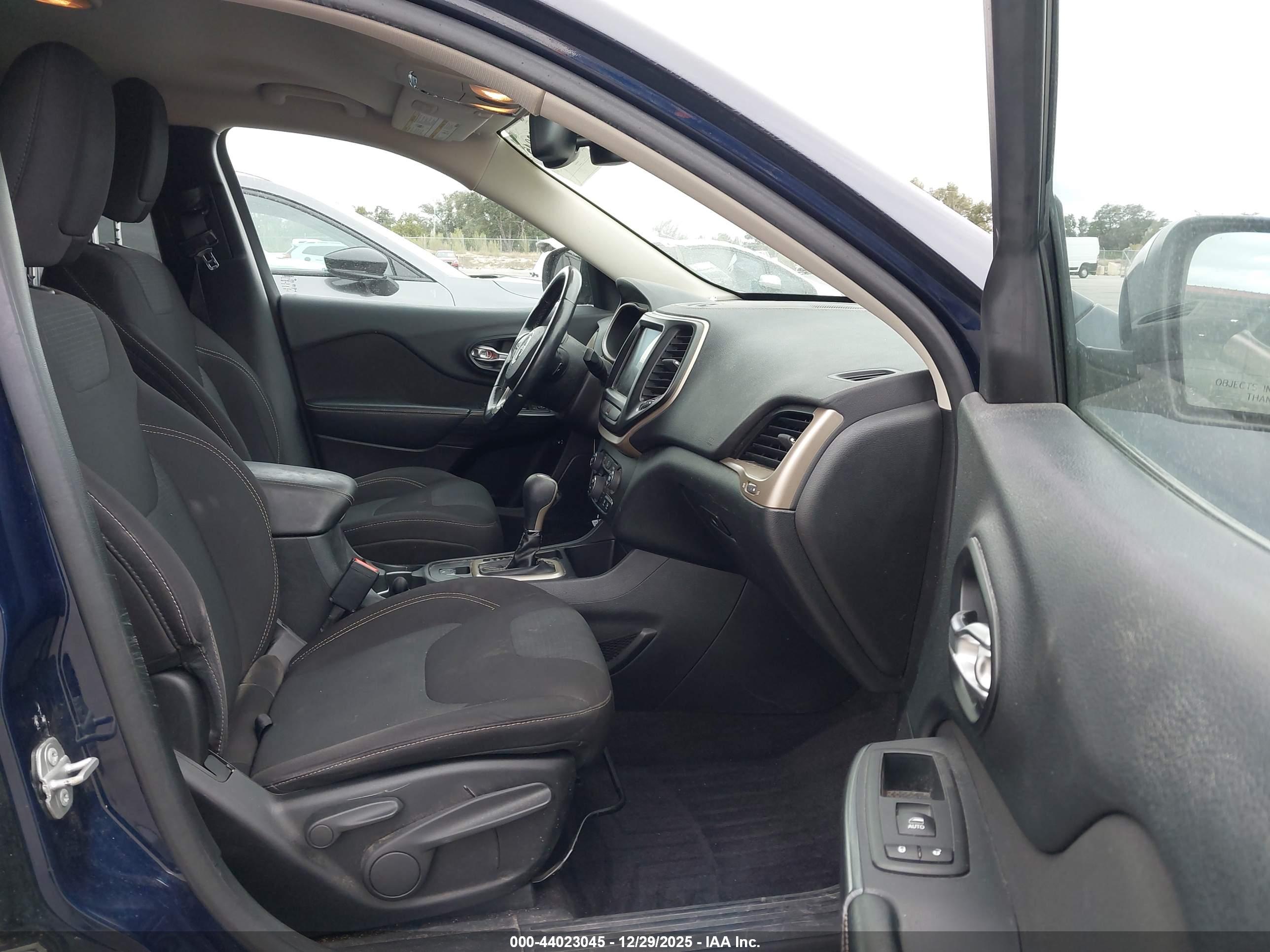 JEEP CHEROKEE image 5