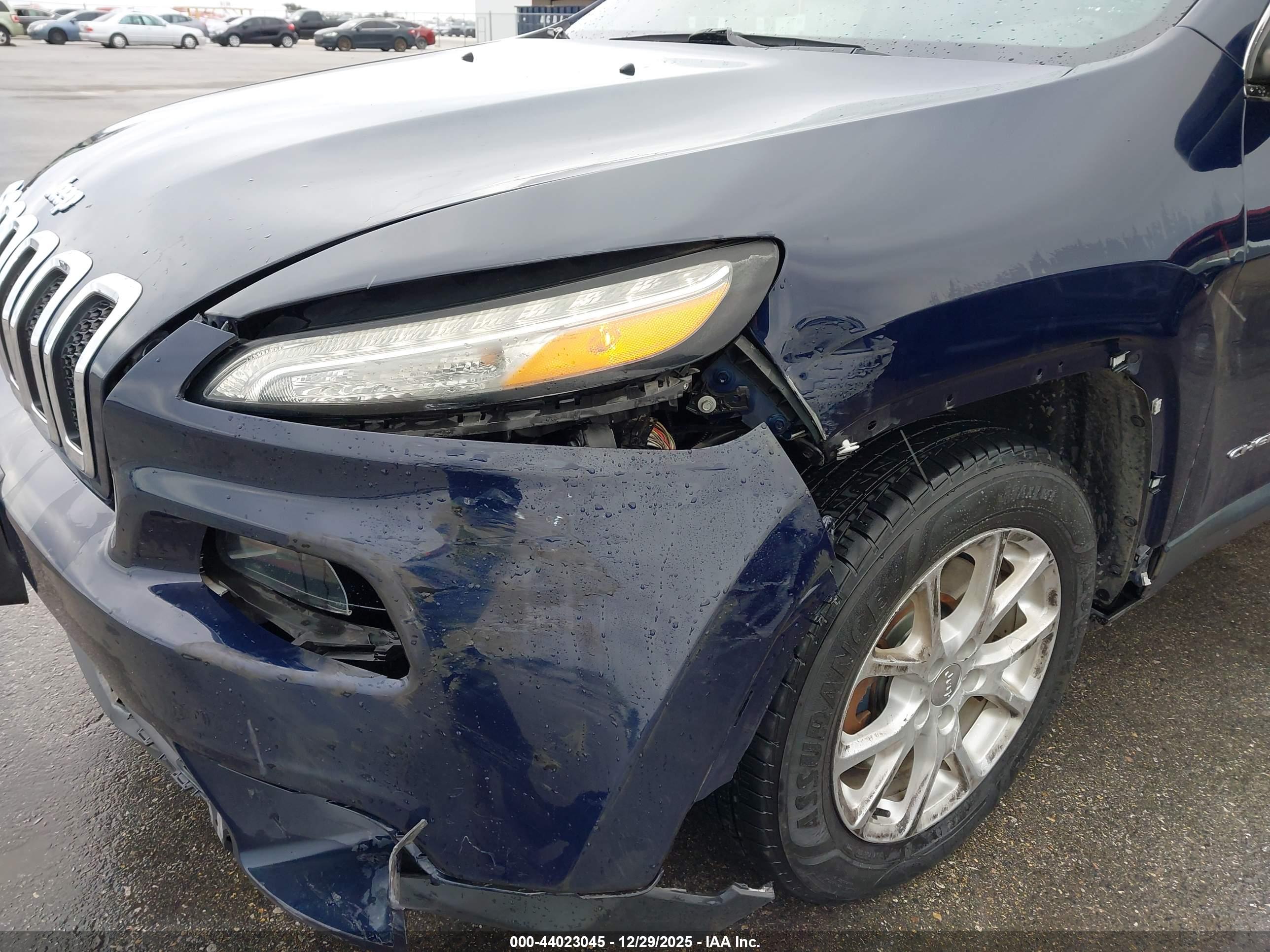 JEEP CHEROKEE image 6