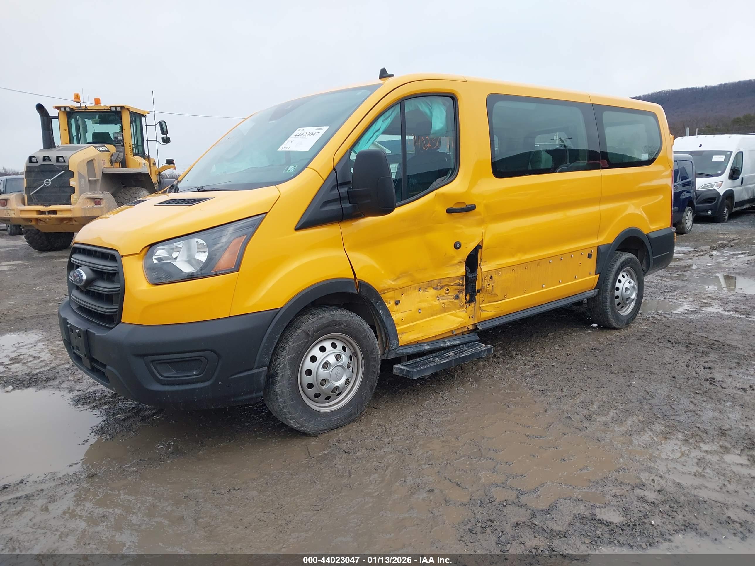 FORD TRANSIT-150 image 2
