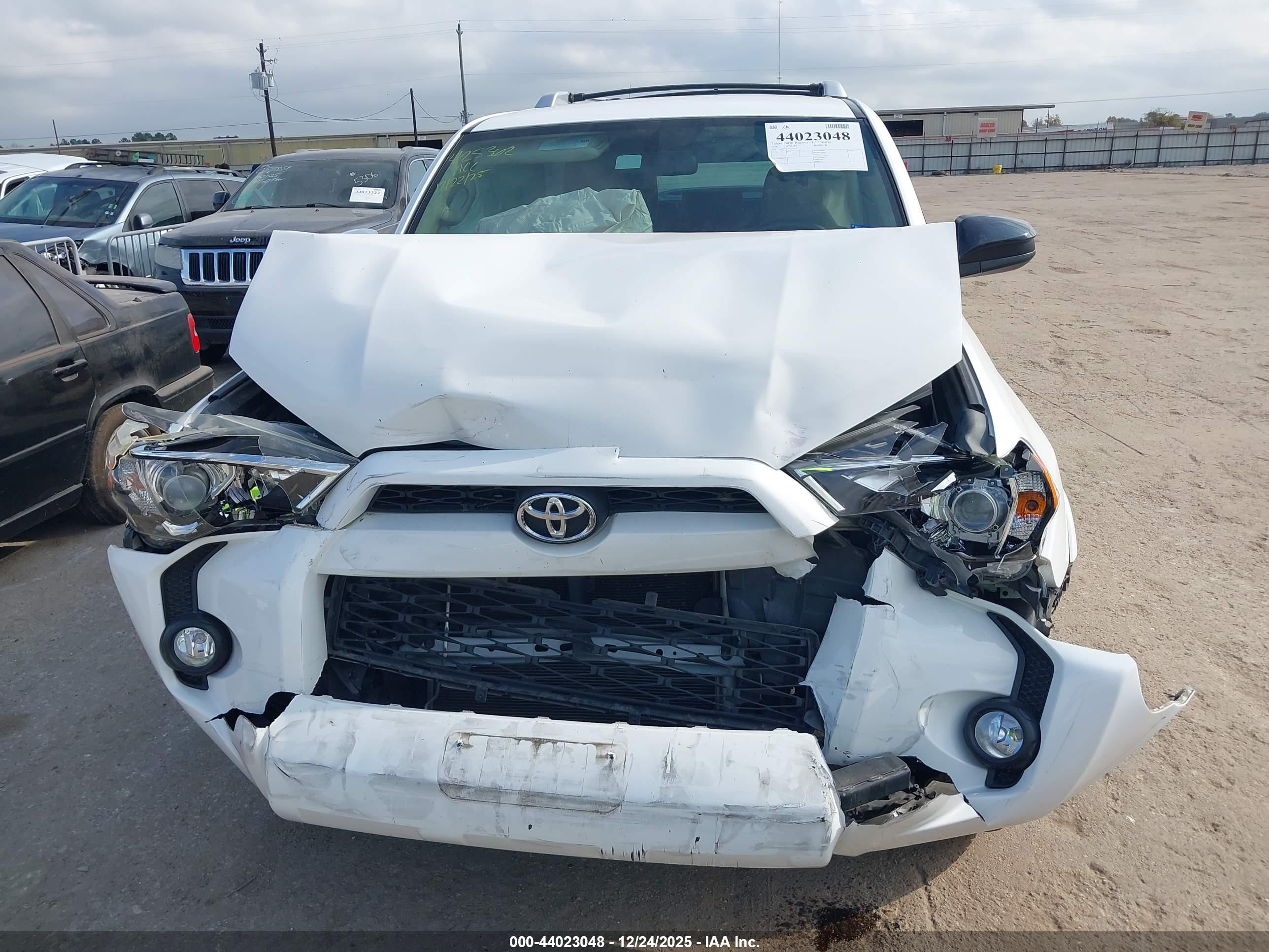 TOYOTA 4RUNNER image 10