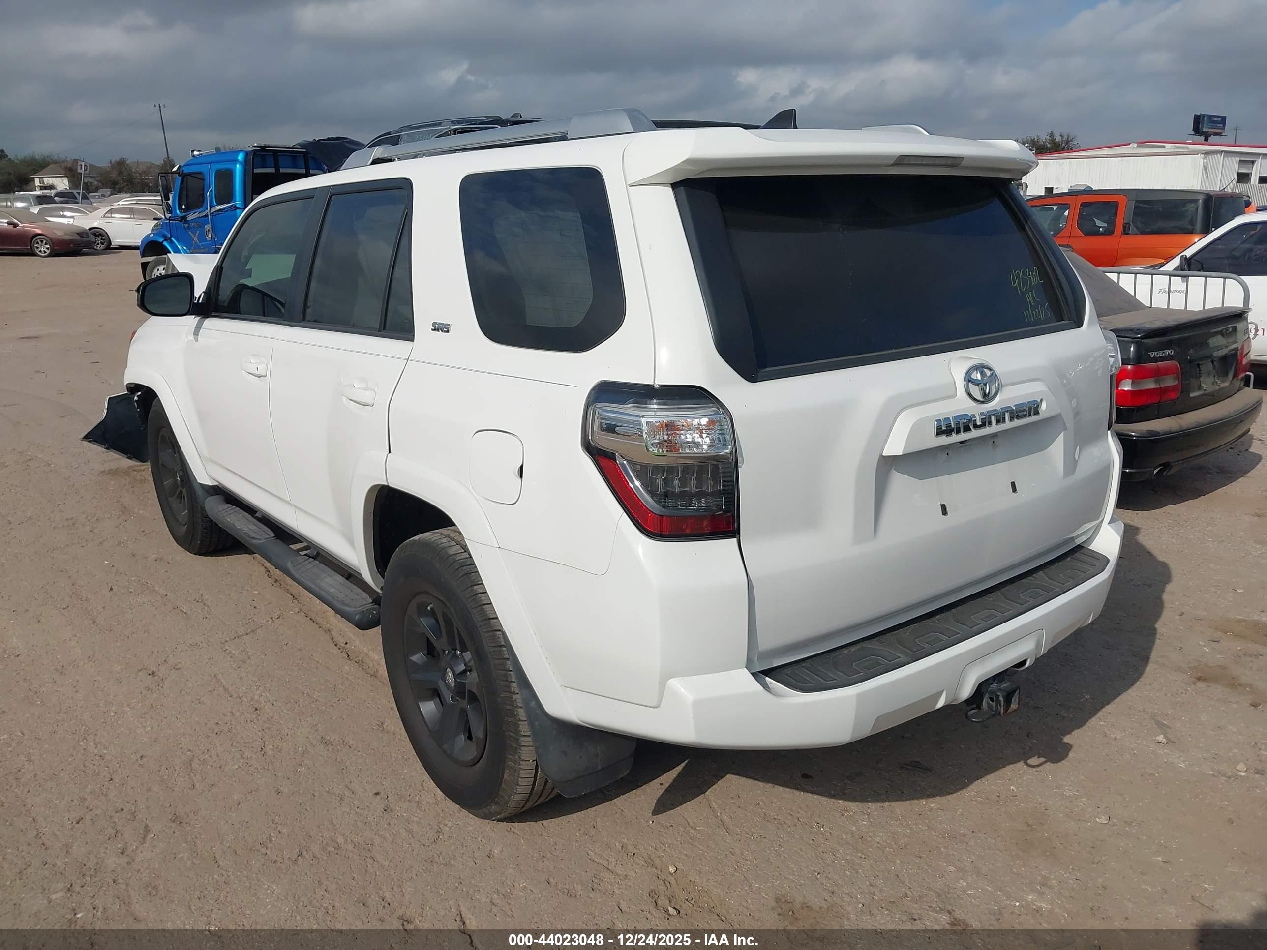 TOYOTA 4RUNNER image 3