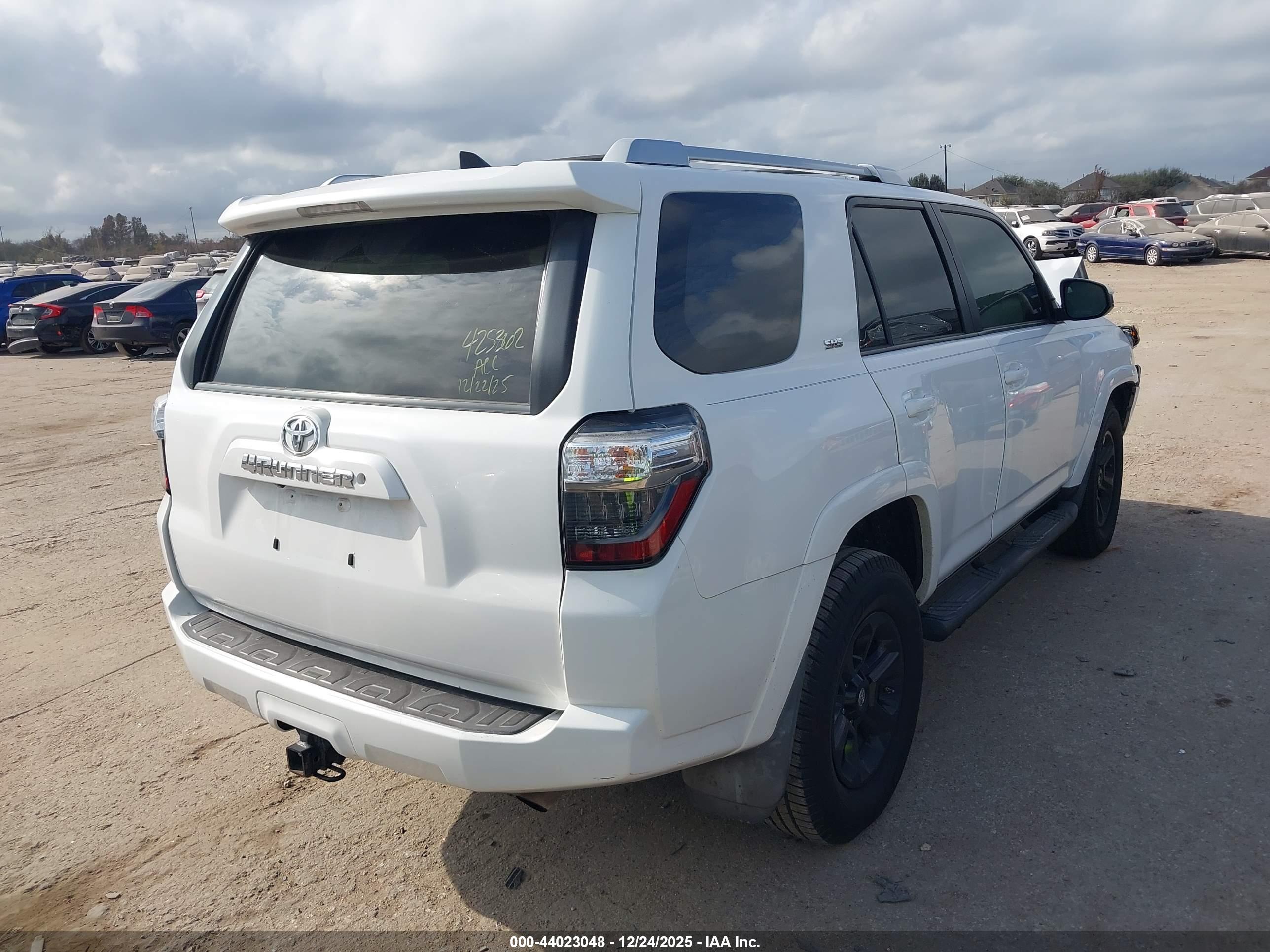 TOYOTA 4RUNNER image 4
