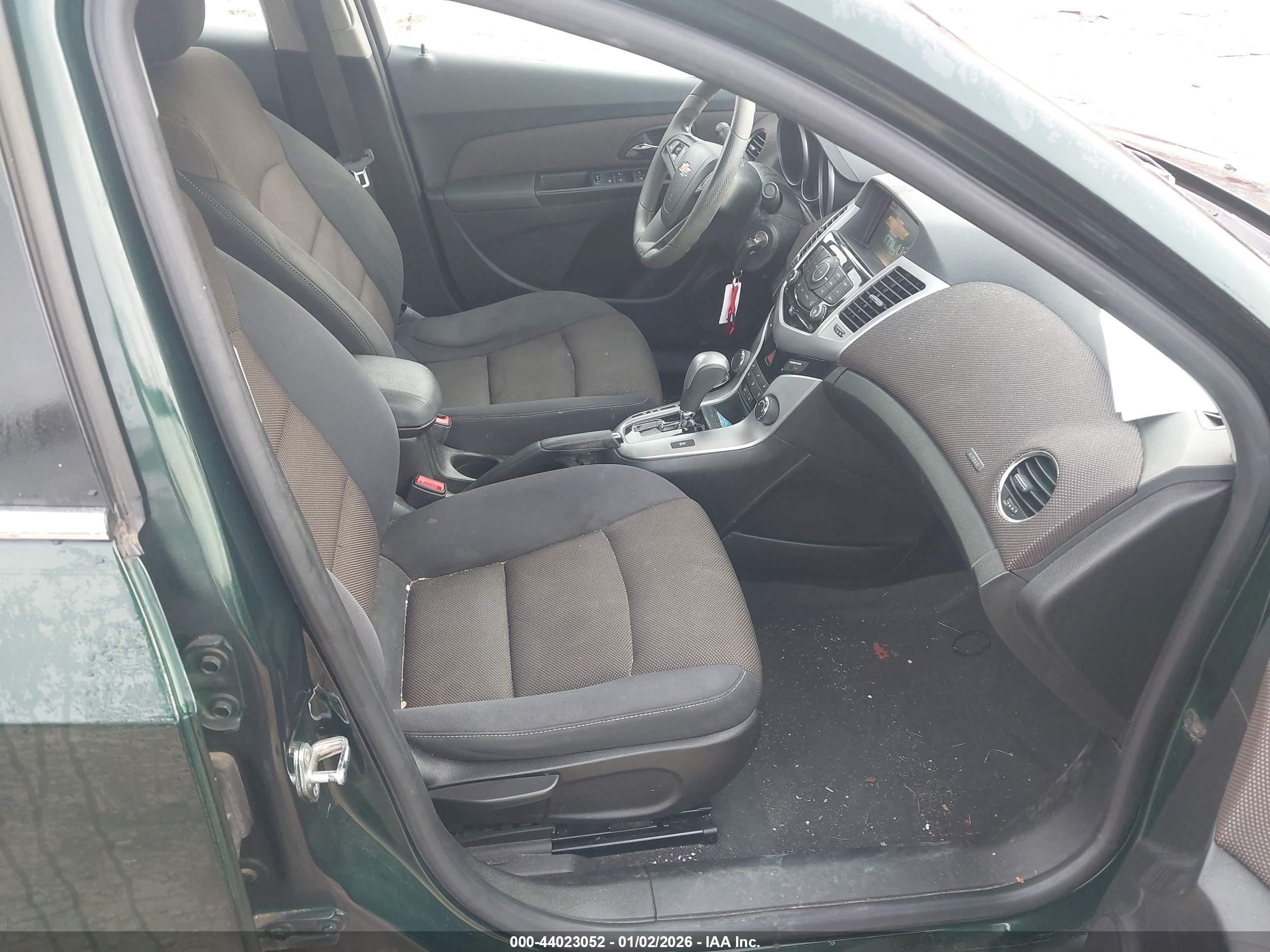 CHEVROLET CRUZE image 5