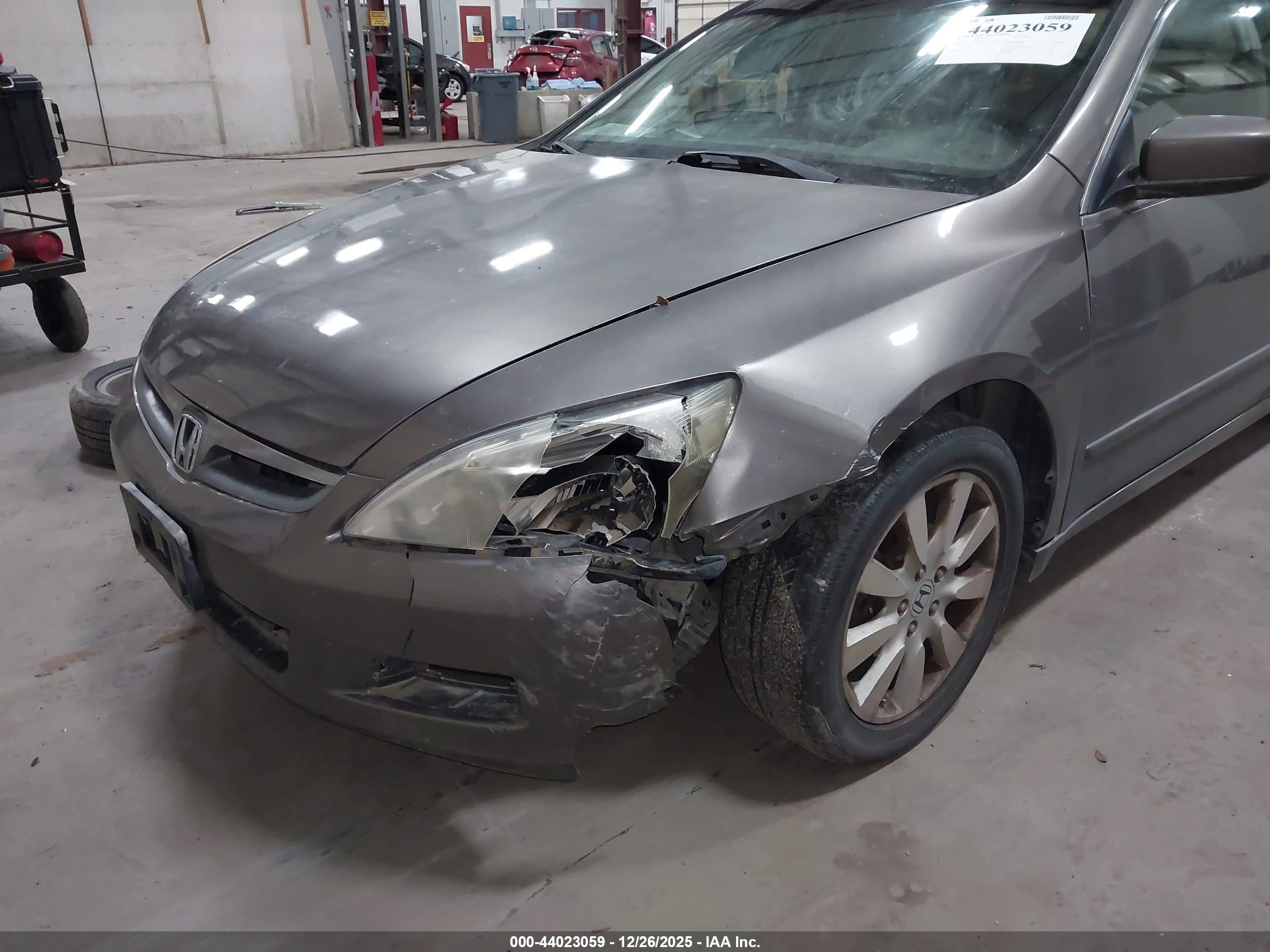 HONDA ACCORD image 6