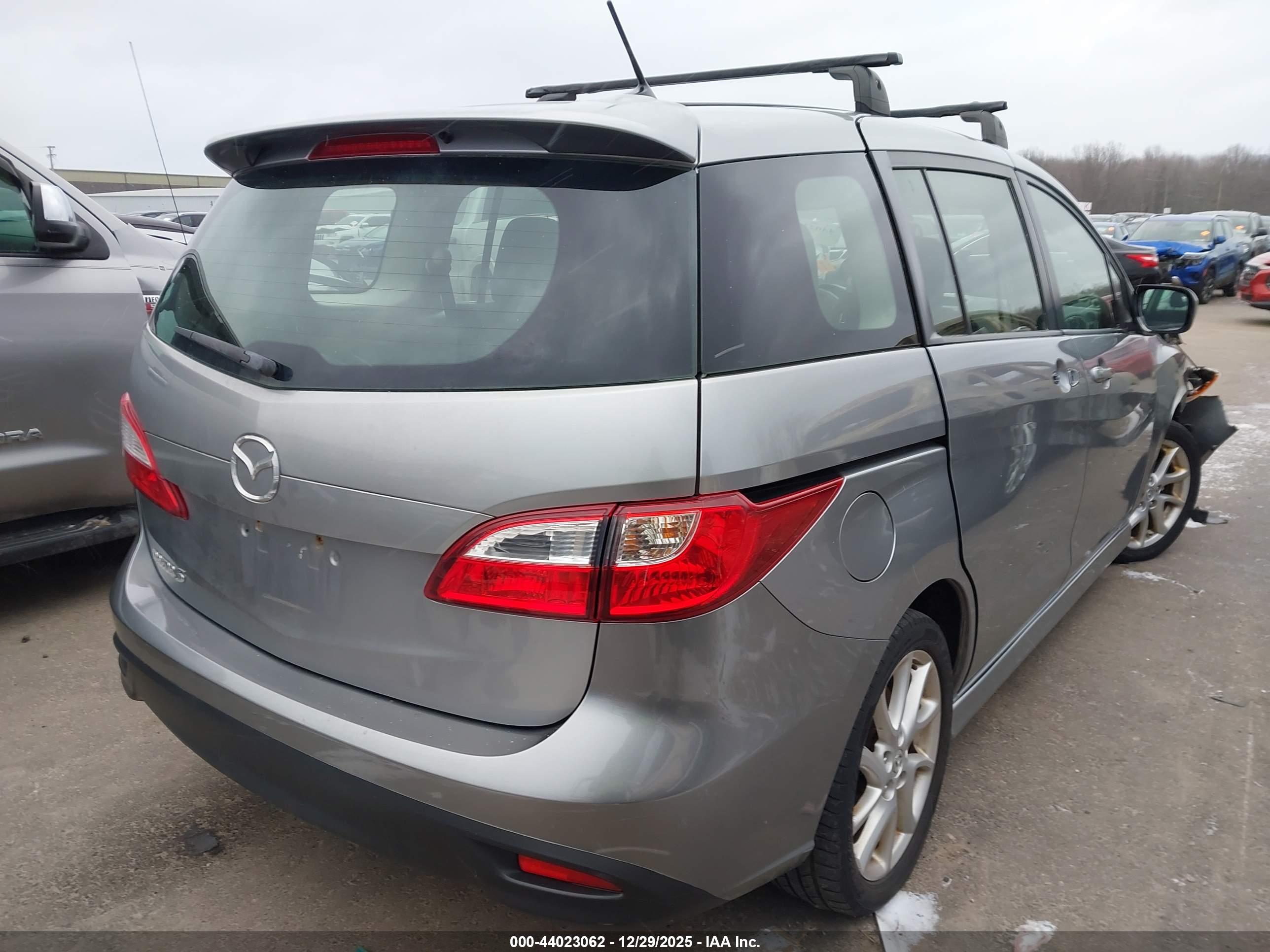 MAZDA MAZDA5 image 4