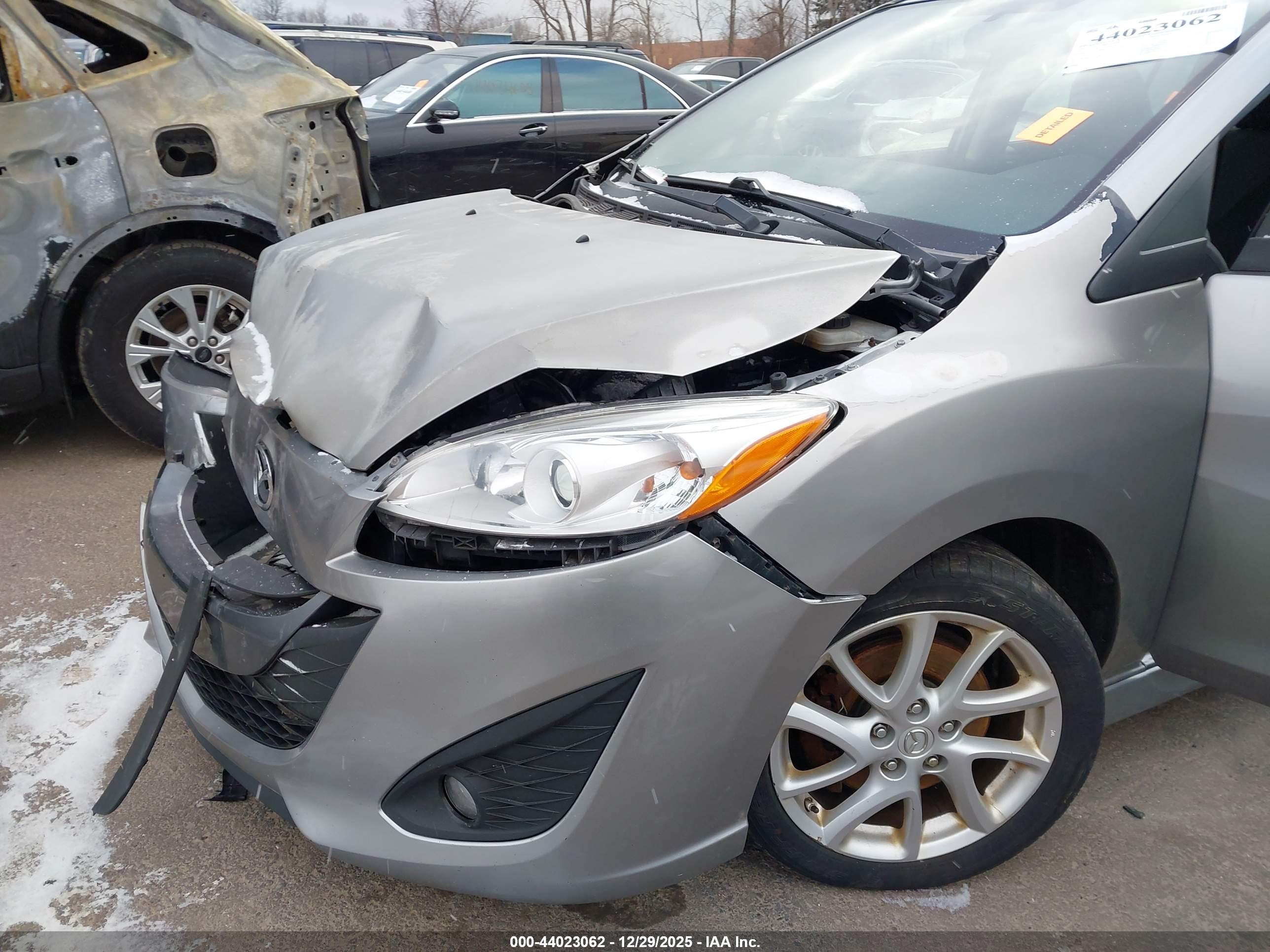 MAZDA MAZDA5 image 6