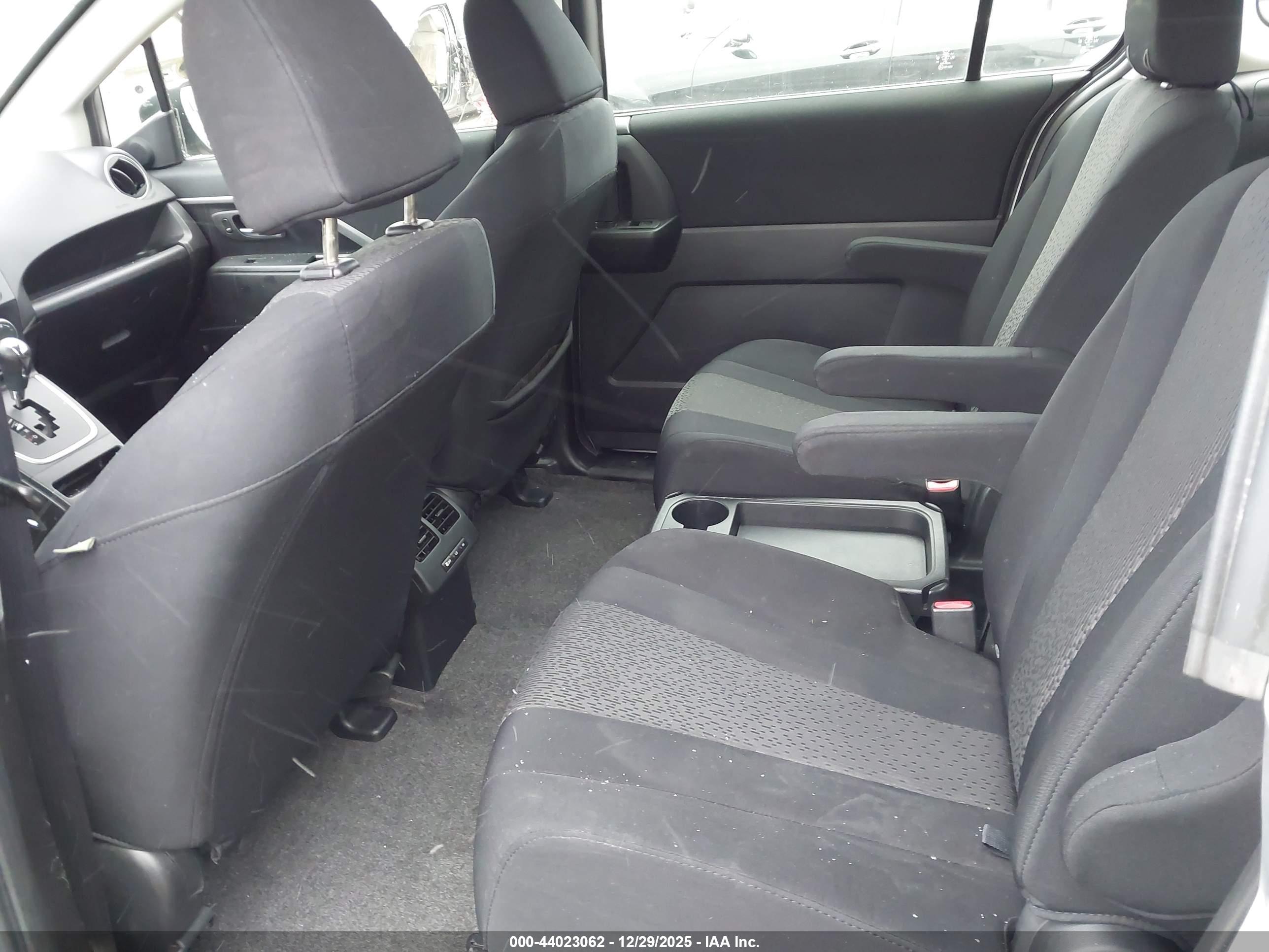 MAZDA MAZDA5 image 8