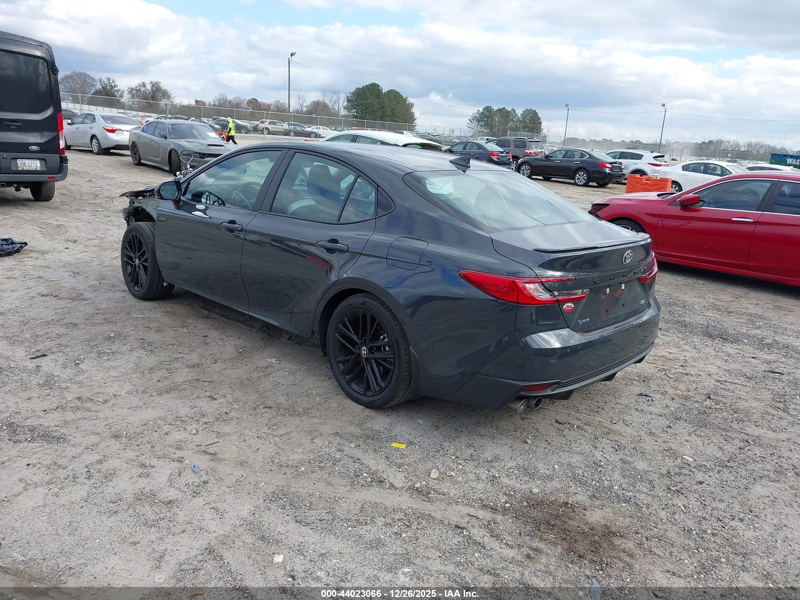 TOYOTA CAMRY image 3