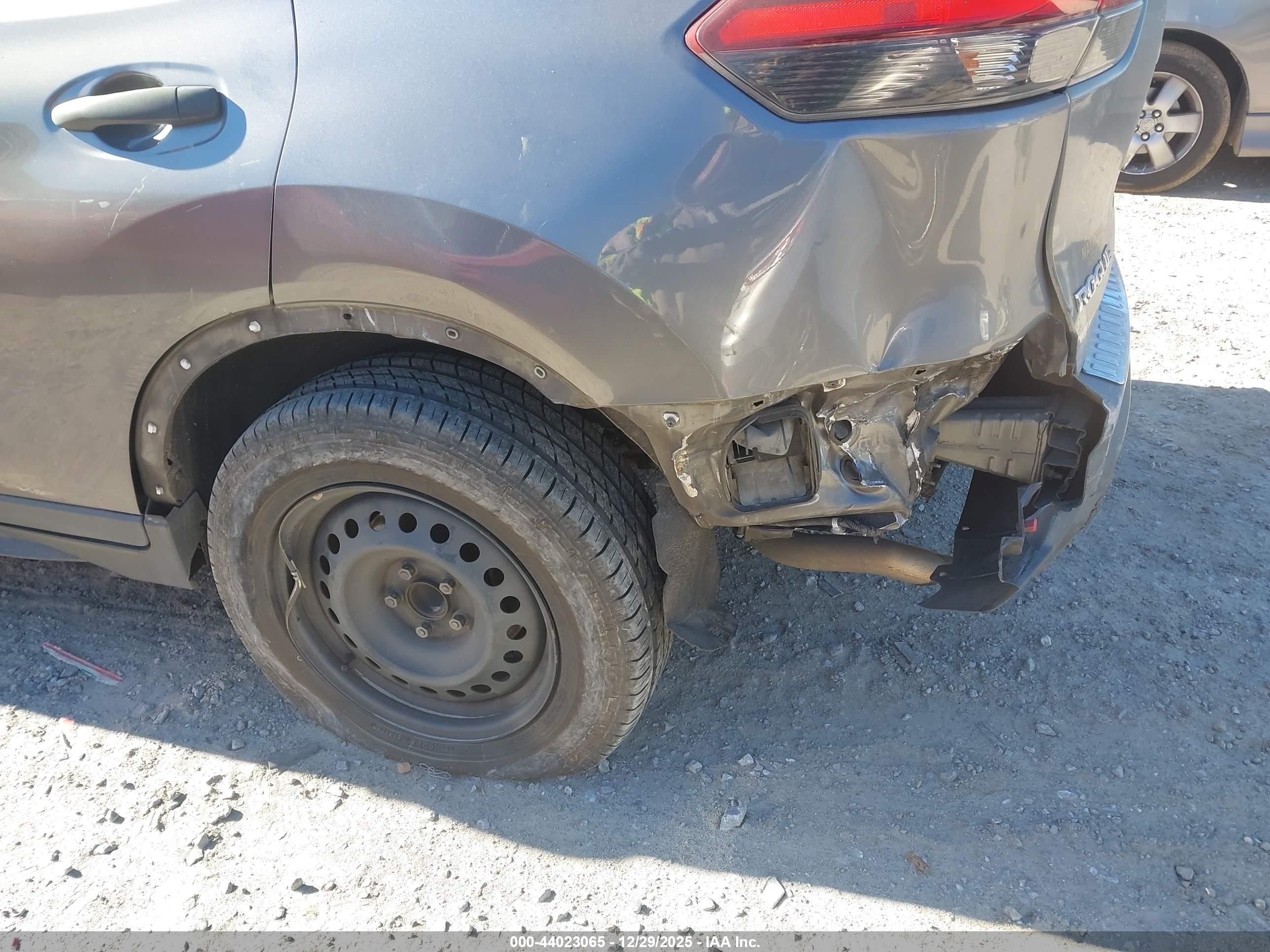 NISSAN ROGUE image 6