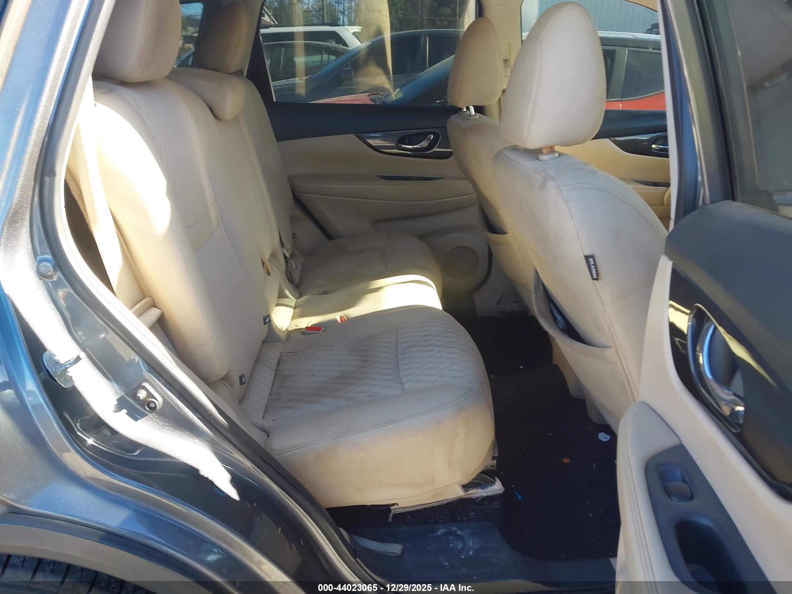 NISSAN ROGUE image 8