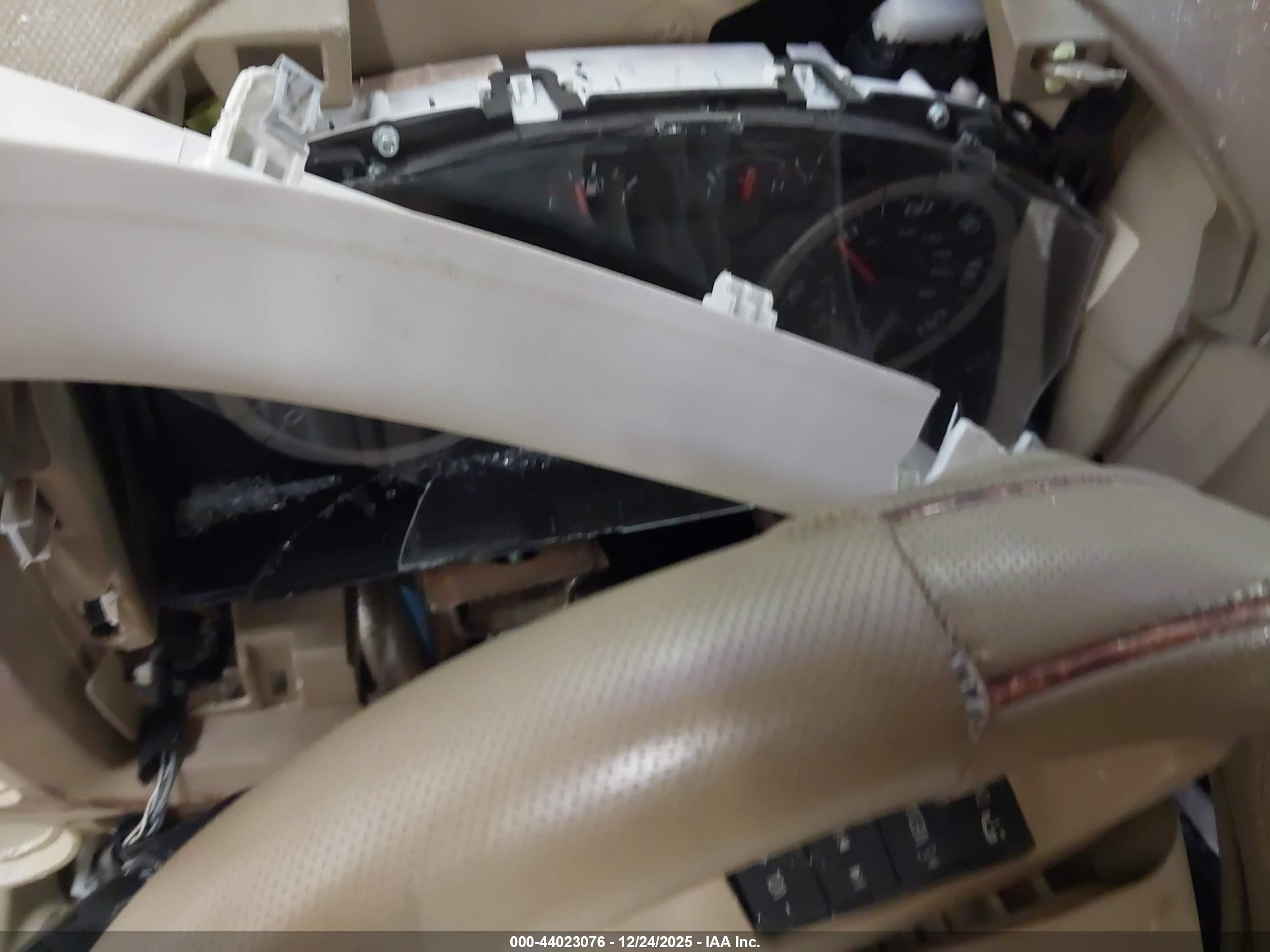 FORD ESCAPE image 7