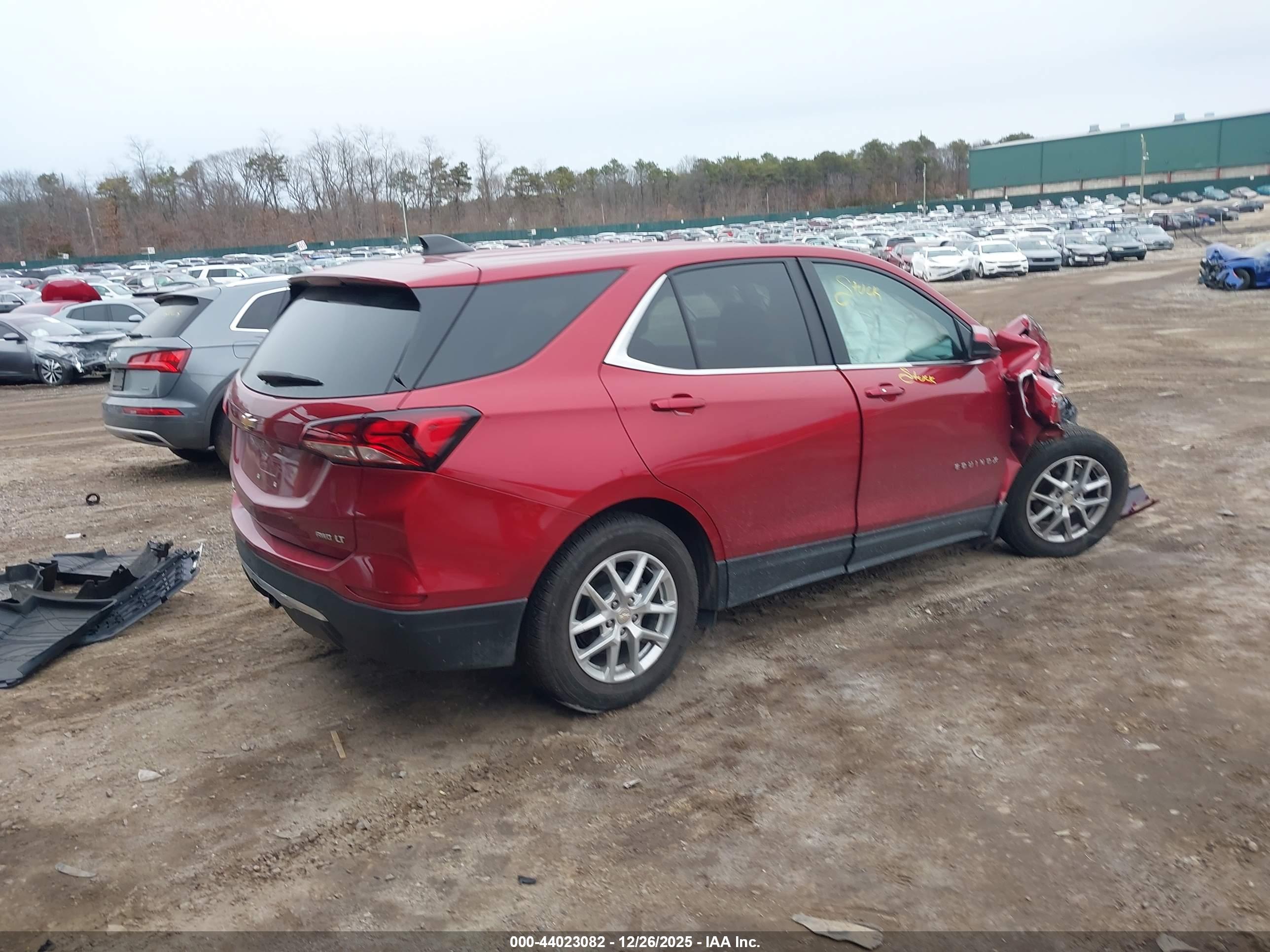 CHEVROLET EQUINOX image 4