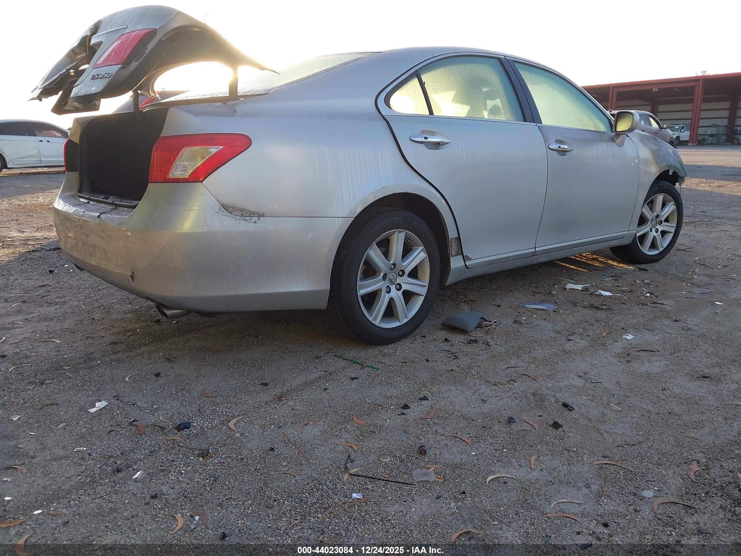 LEXUS ES image 4