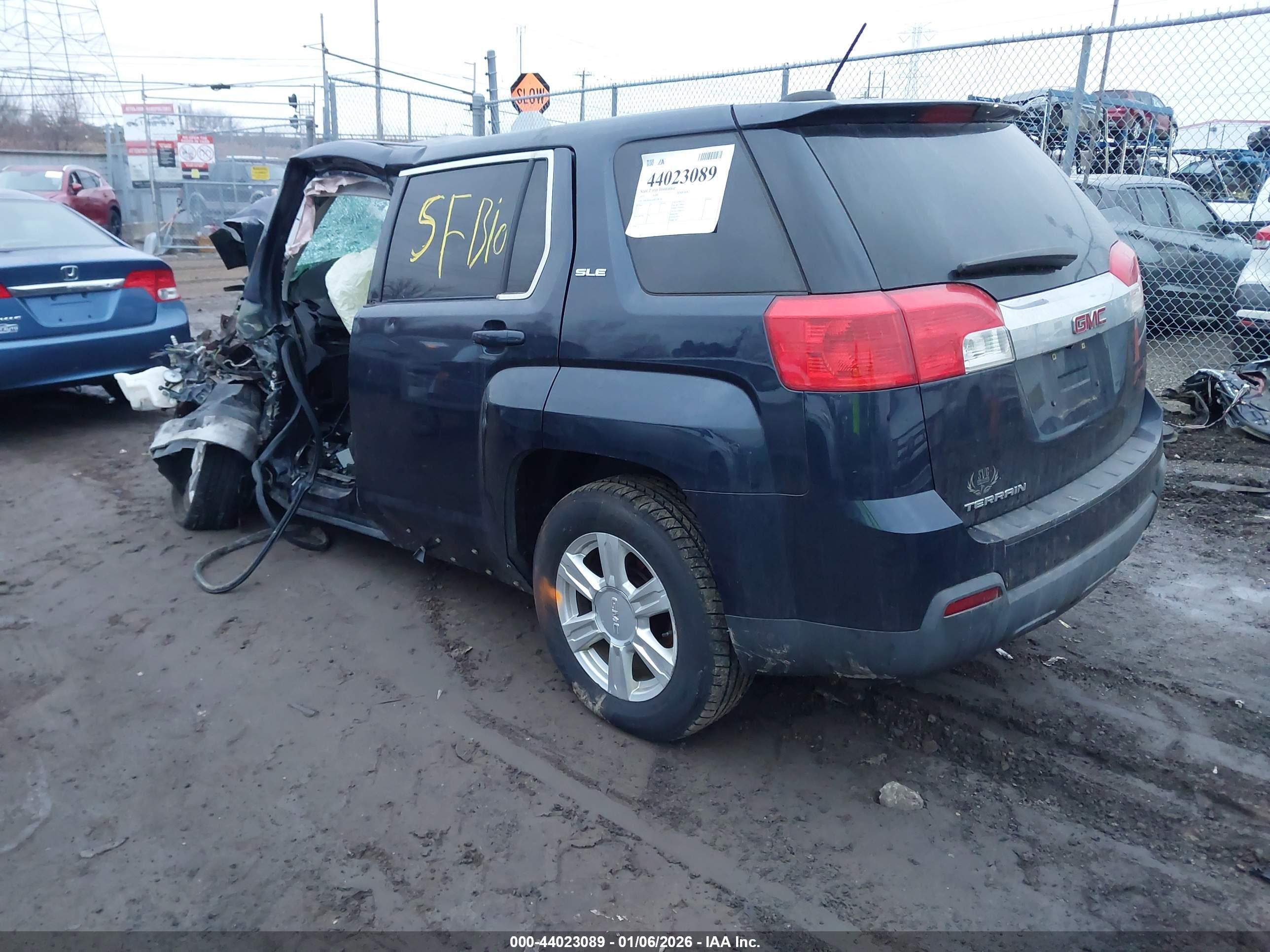 GMC TERRAIN image 3