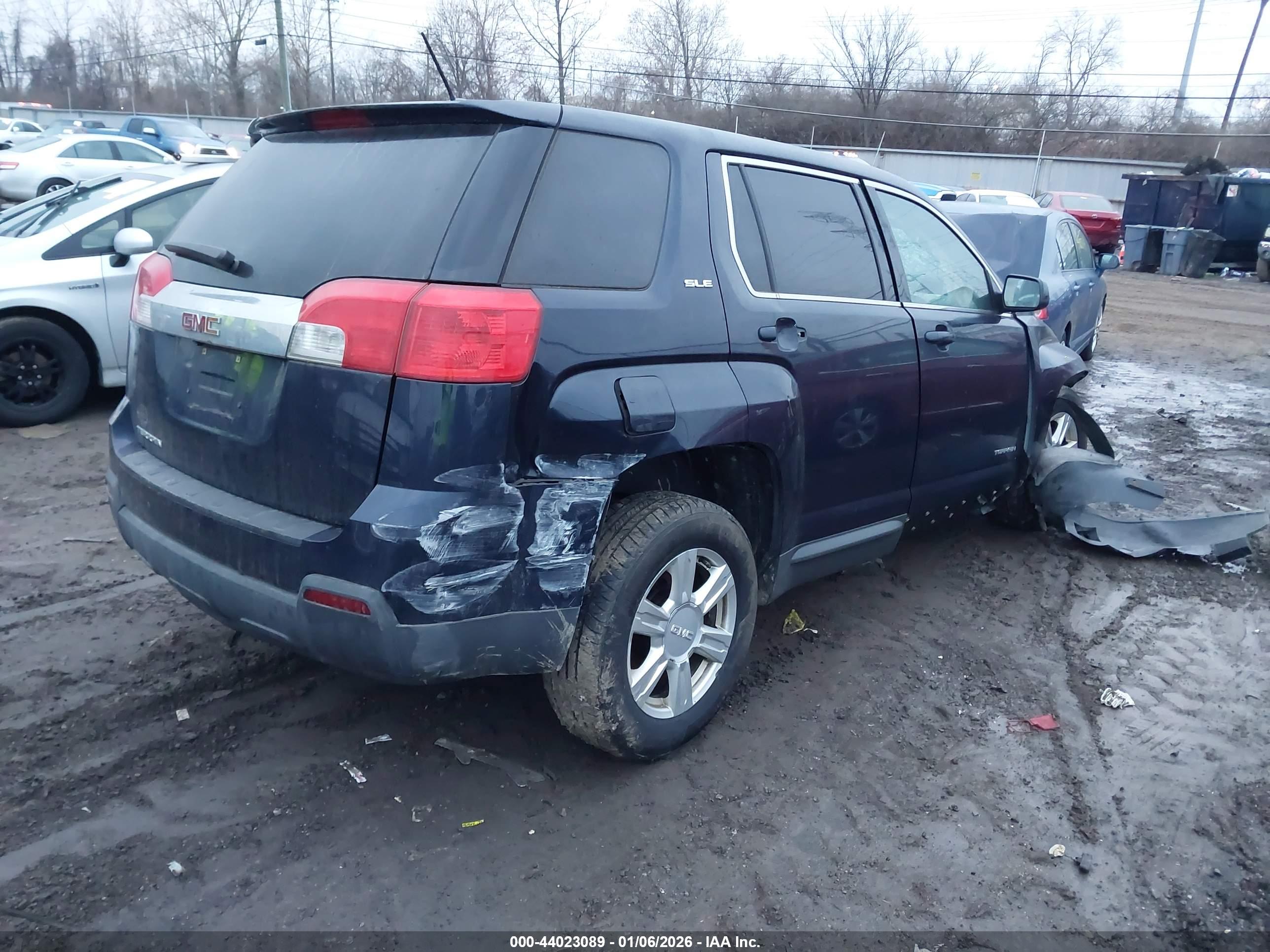 GMC TERRAIN image 4
