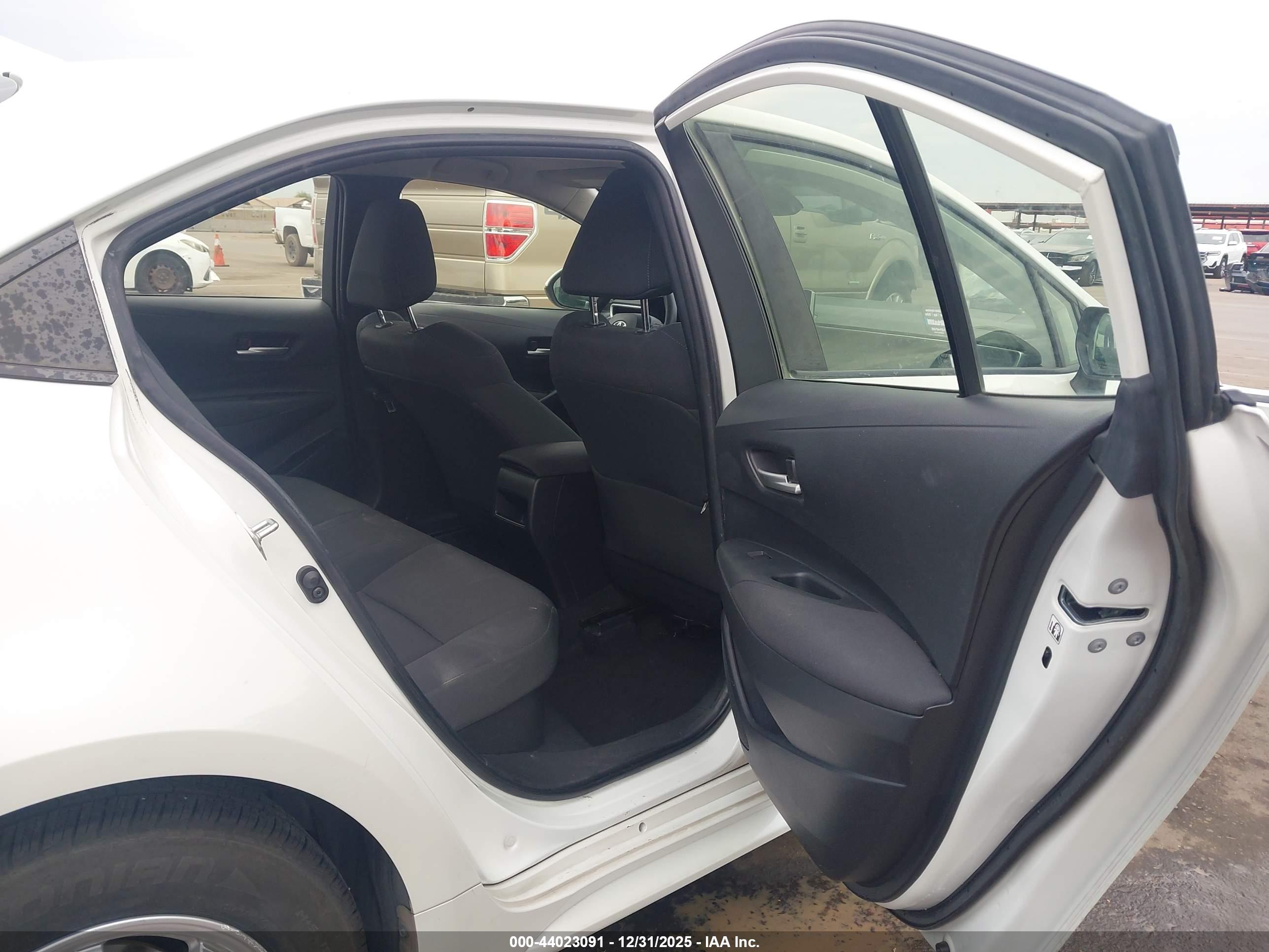 TOYOTA COROLLA image 8