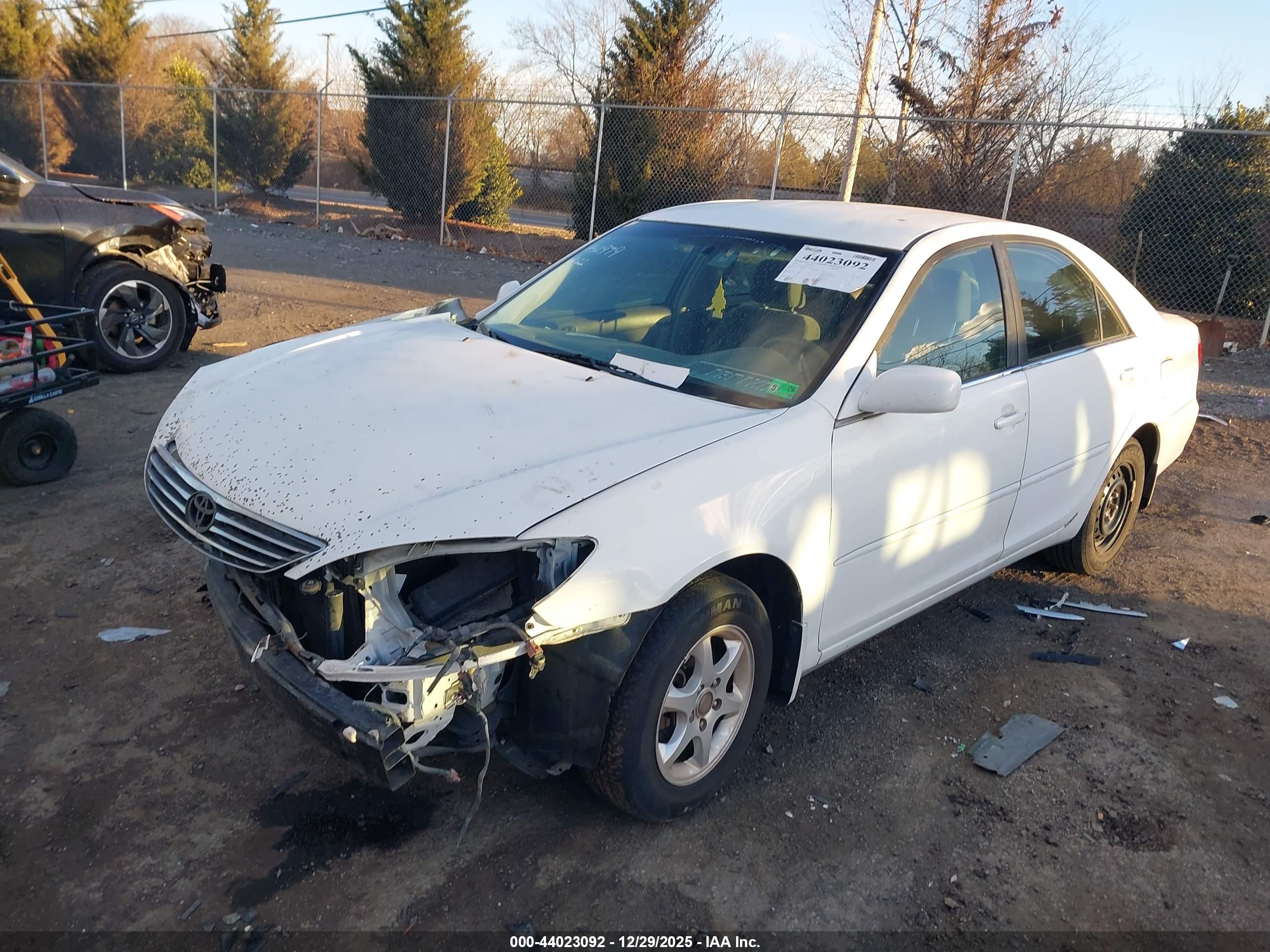 TOYOTA CAMRY image 2