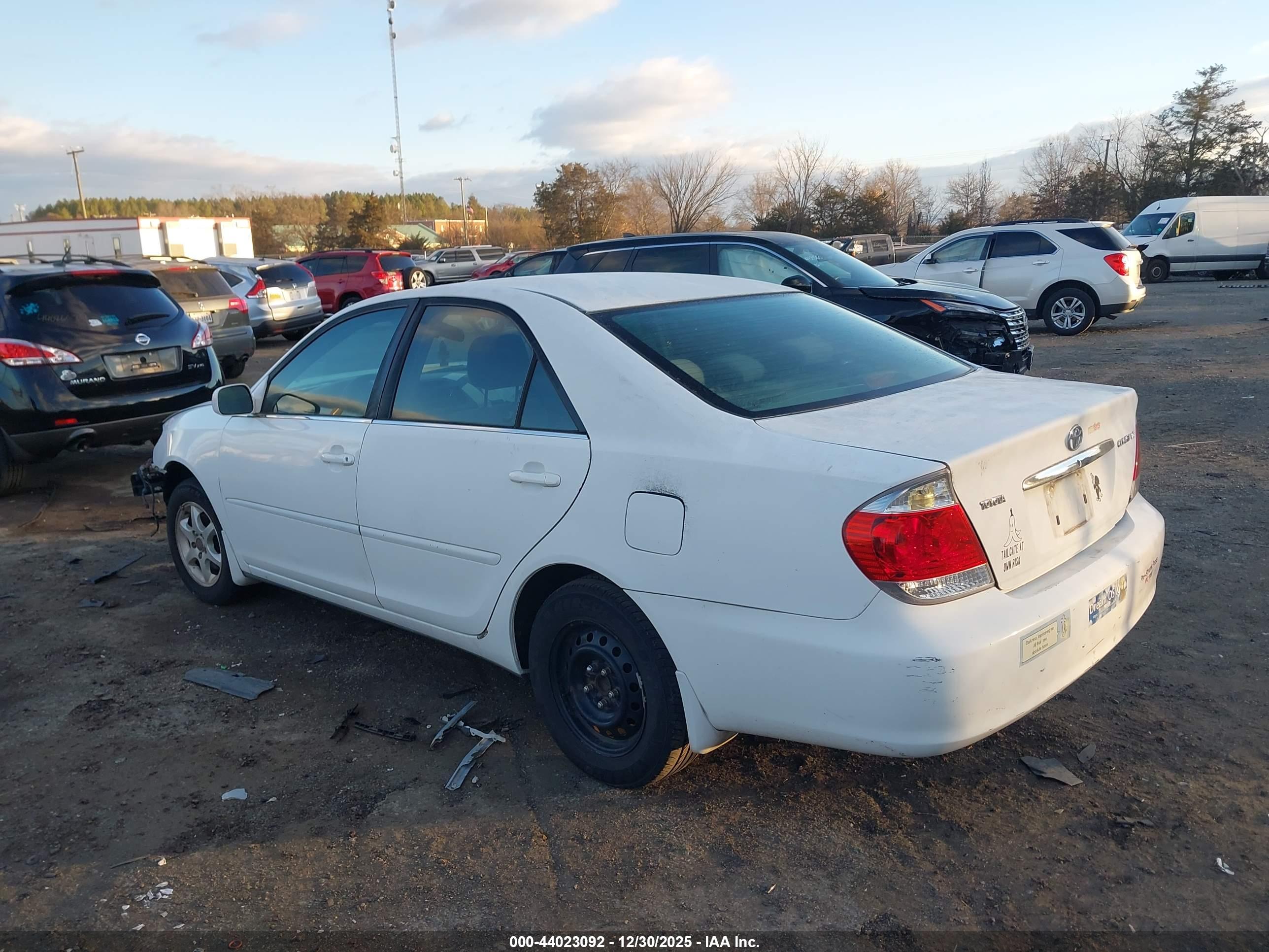 TOYOTA CAMRY image 3