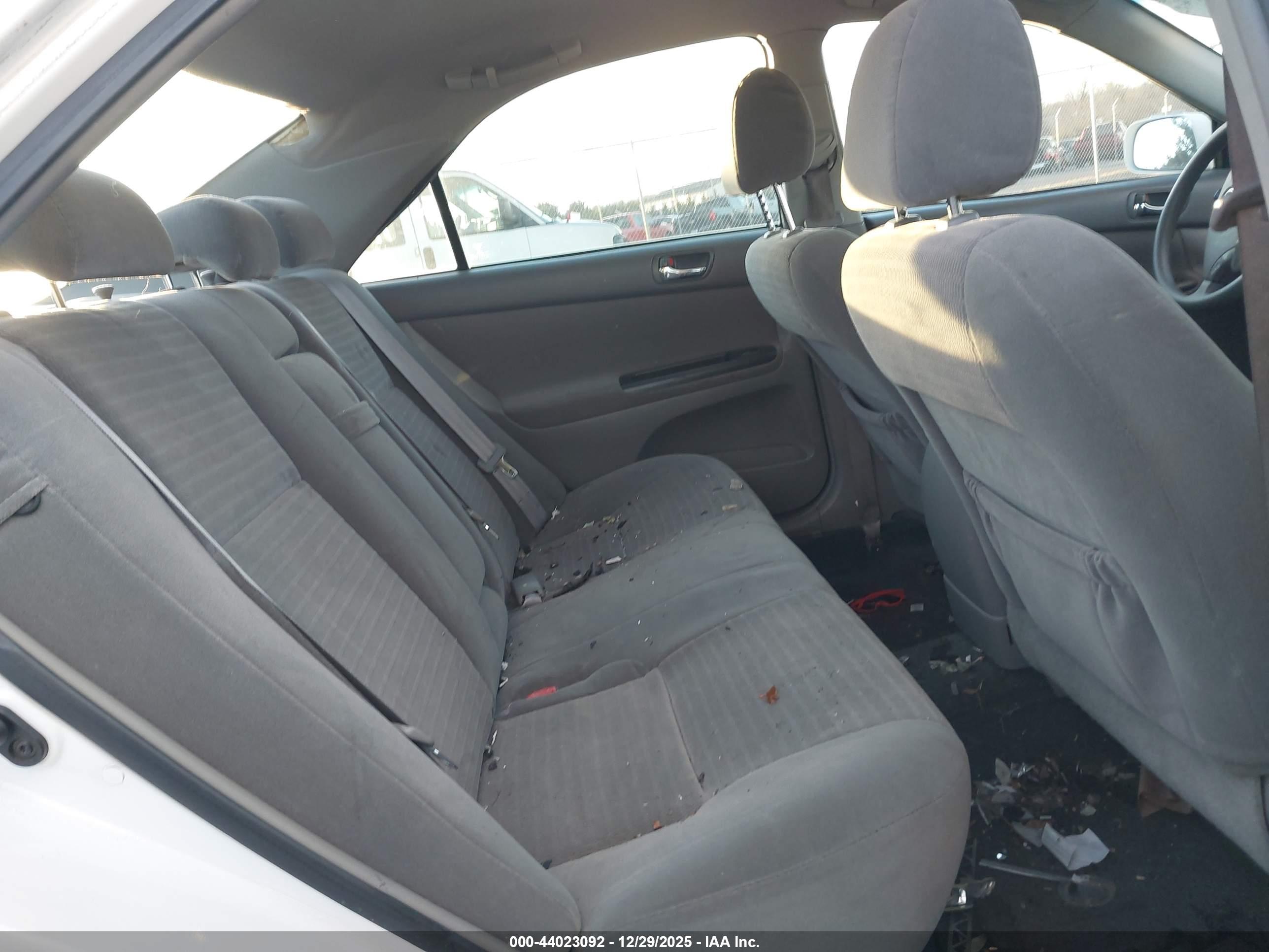 TOYOTA CAMRY image 8