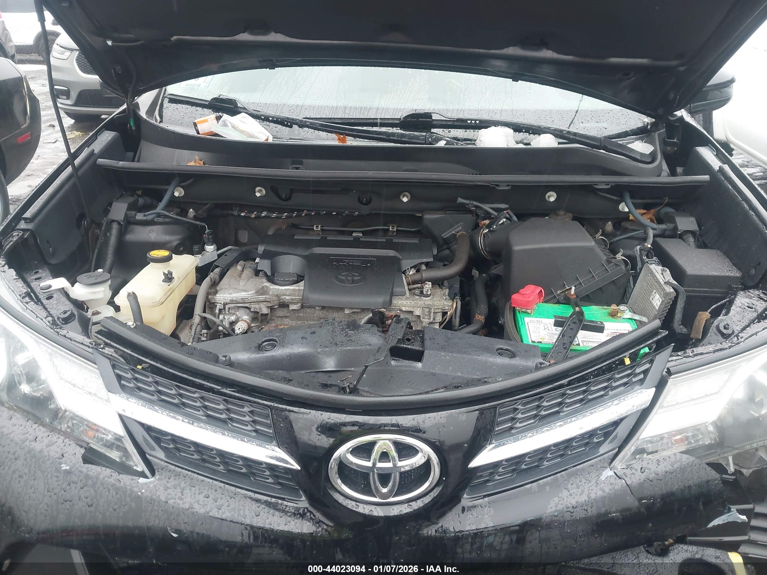 TOYOTA RAV4 image 10