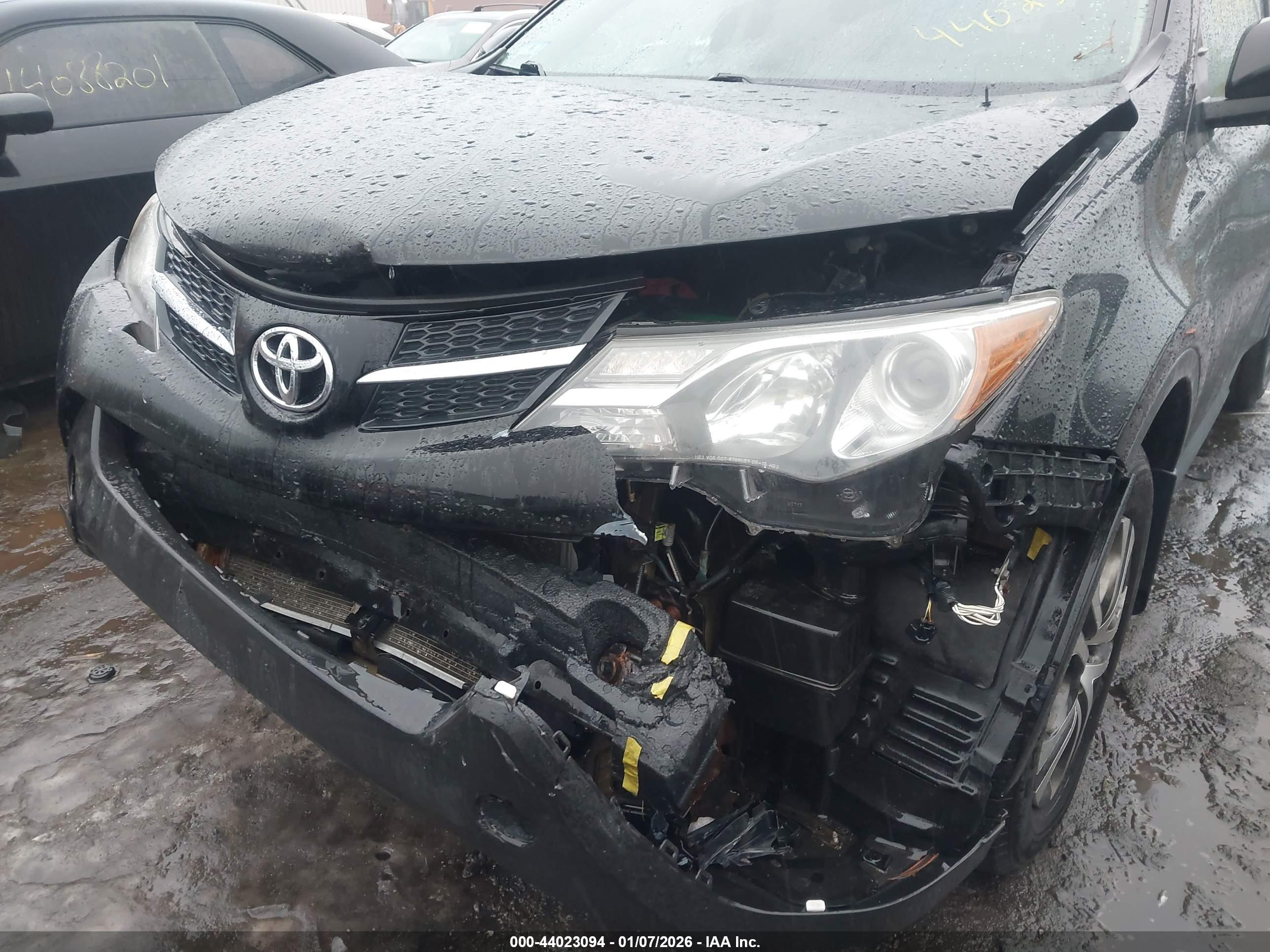 TOYOTA RAV4 image 6