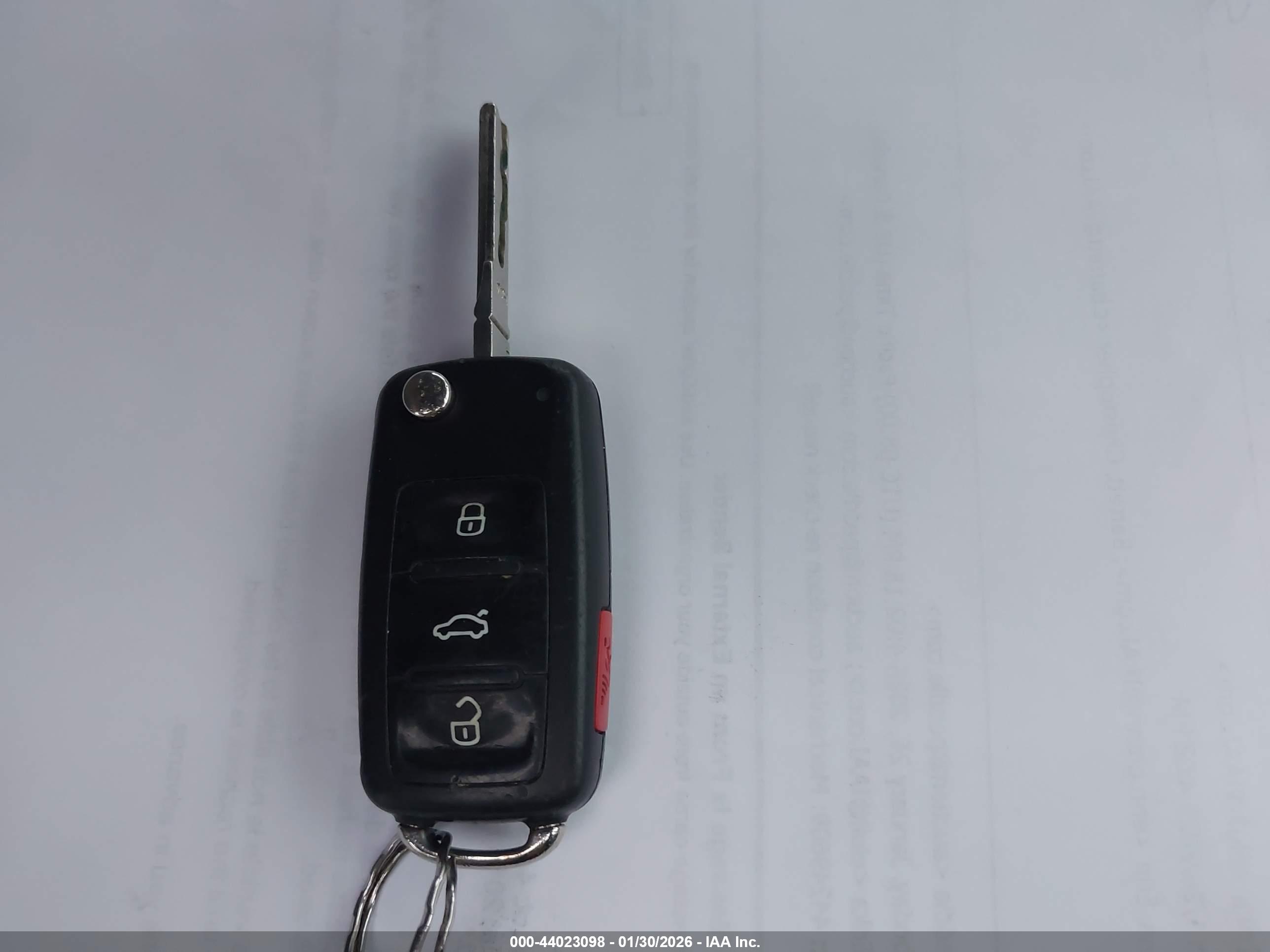 VOLKSWAGEN PASSAT image 11