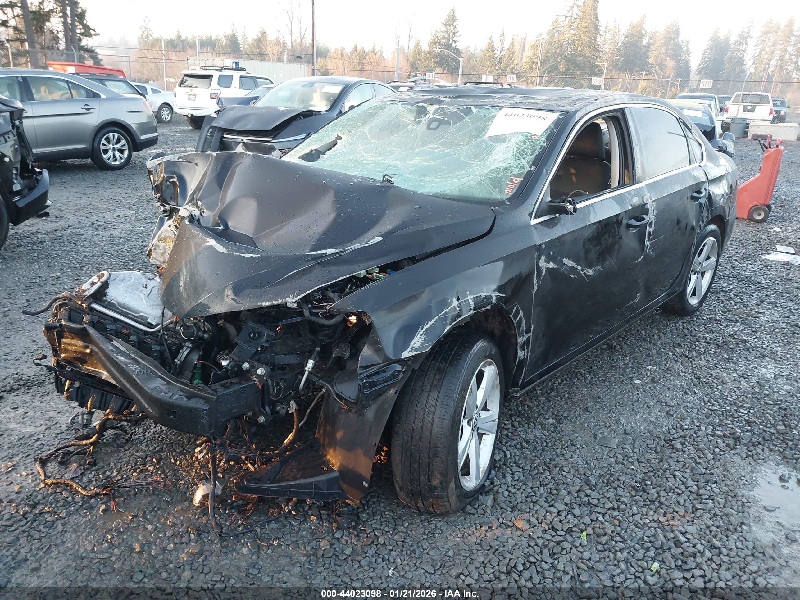 VOLKSWAGEN PASSAT image 2