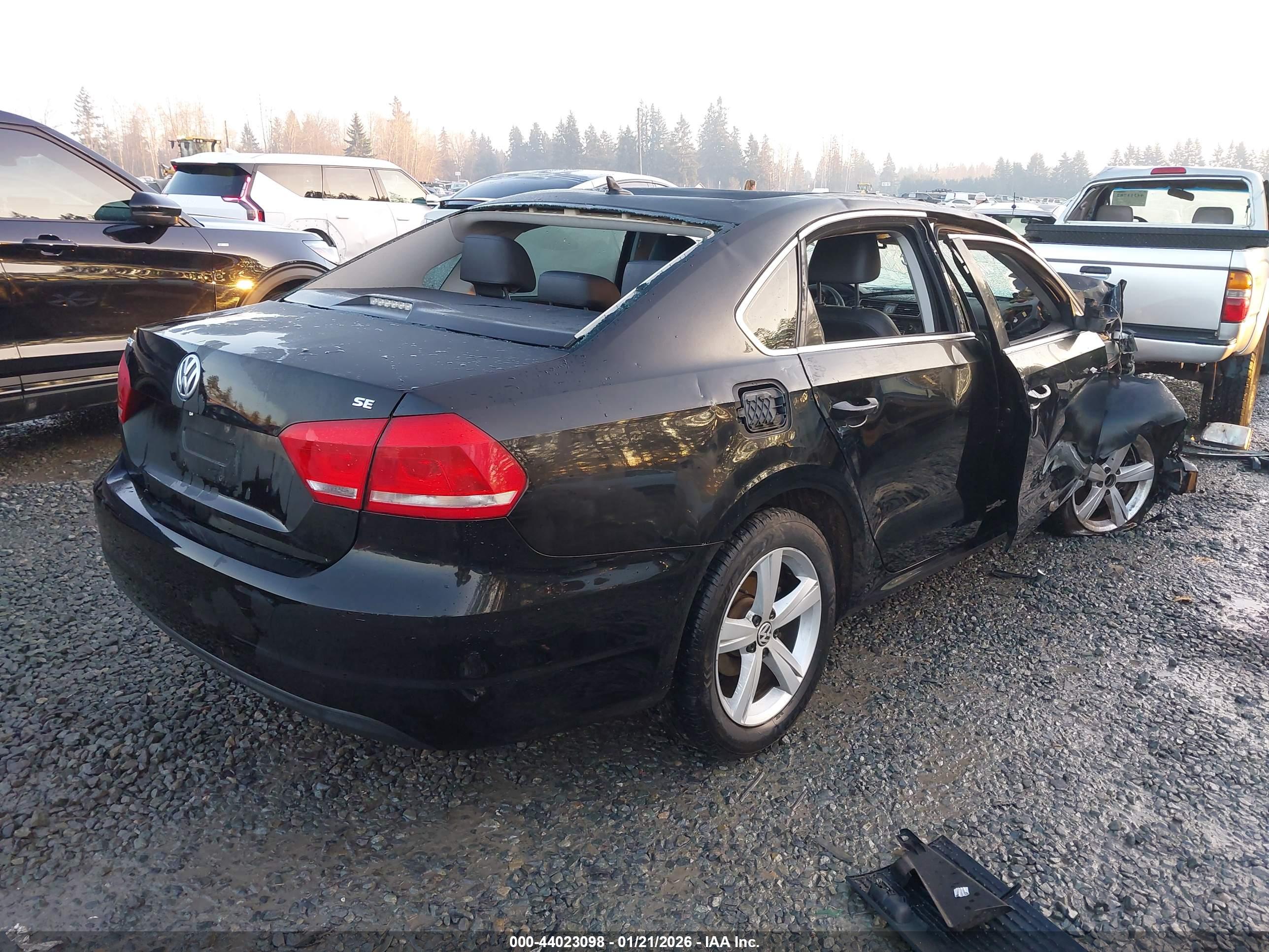 VOLKSWAGEN PASSAT image 4