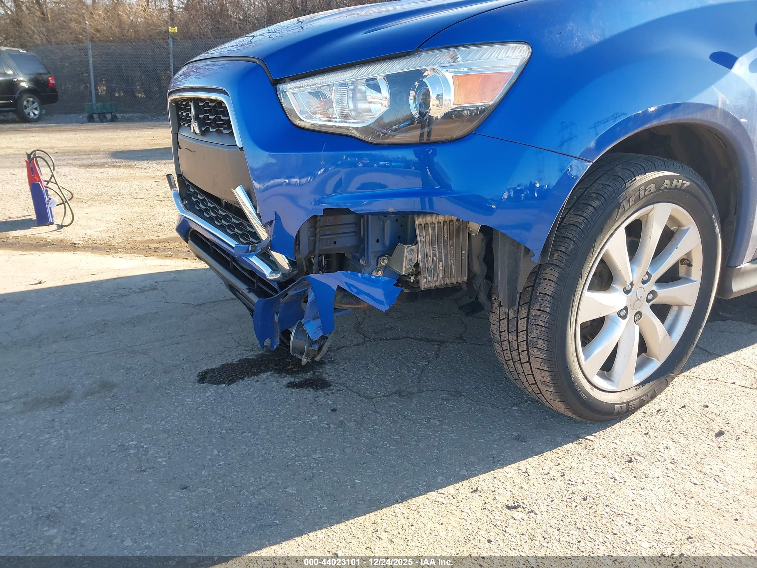 MITSUBISHI OUTLANDER image 6