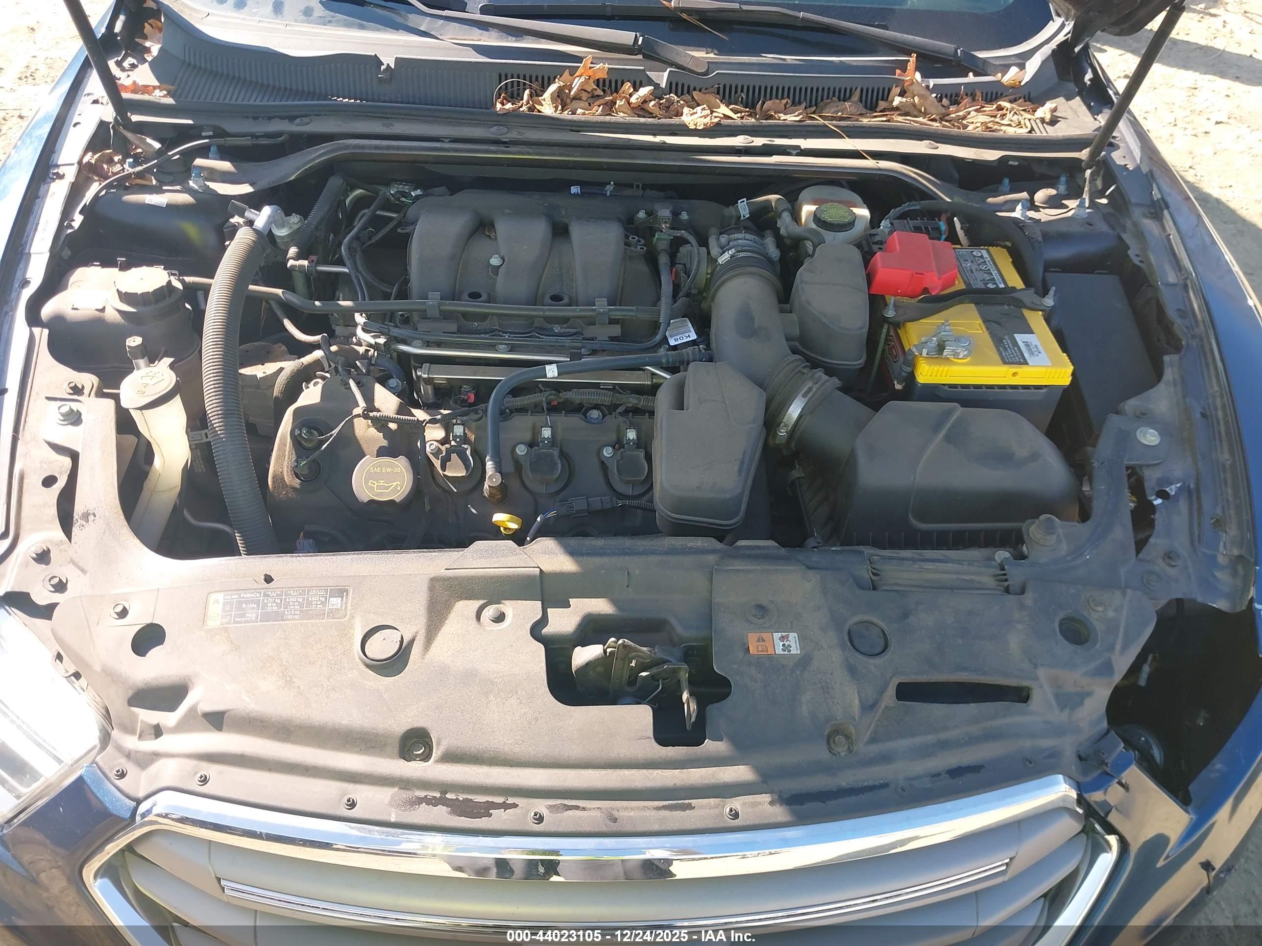 FORD TAURUS image 10