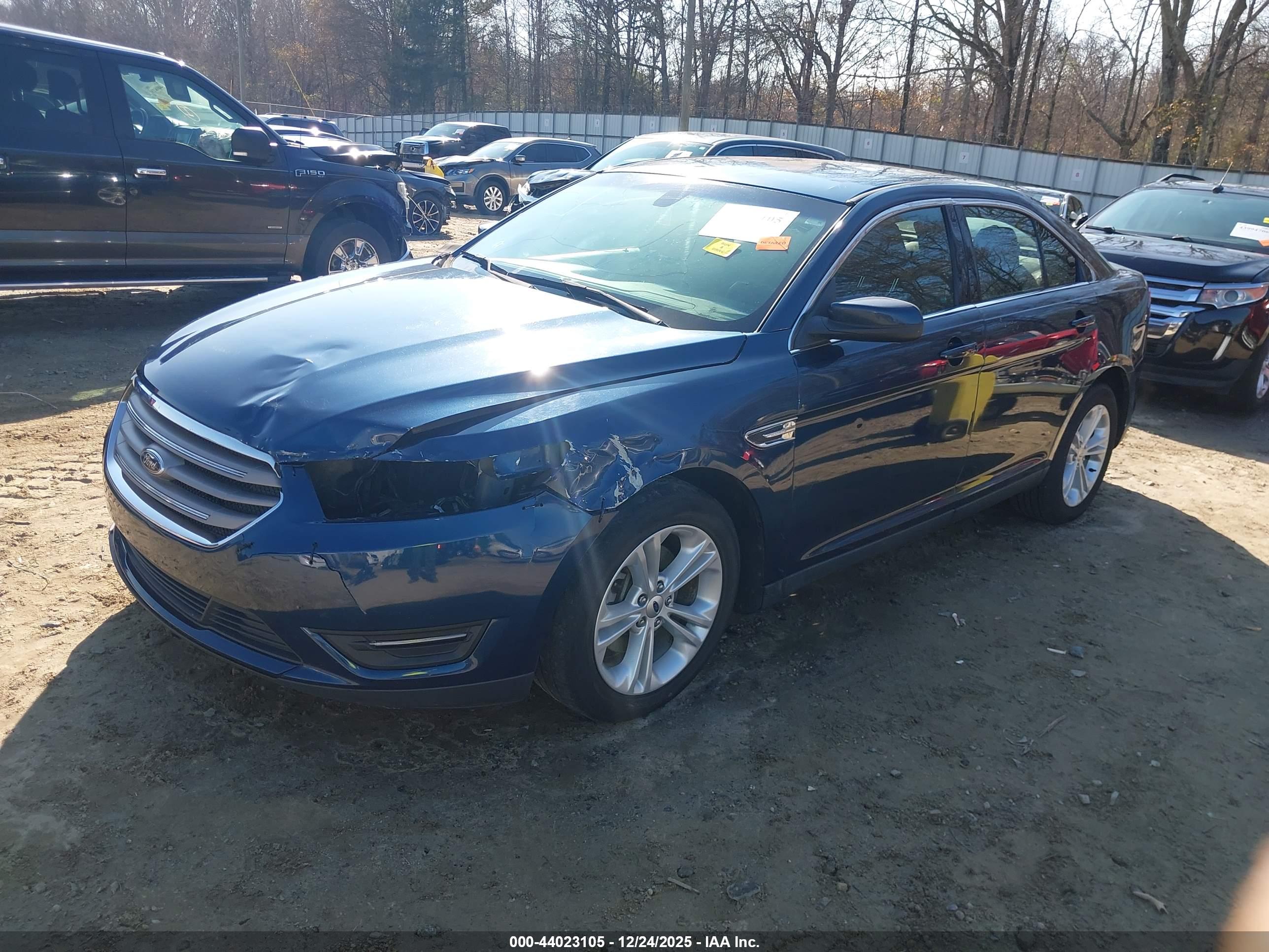FORD TAURUS image 6
