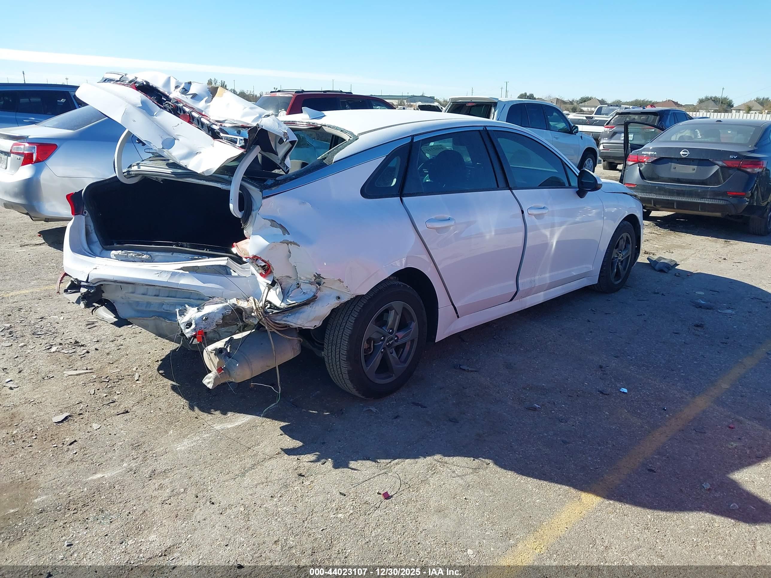 KIA K5 image 4