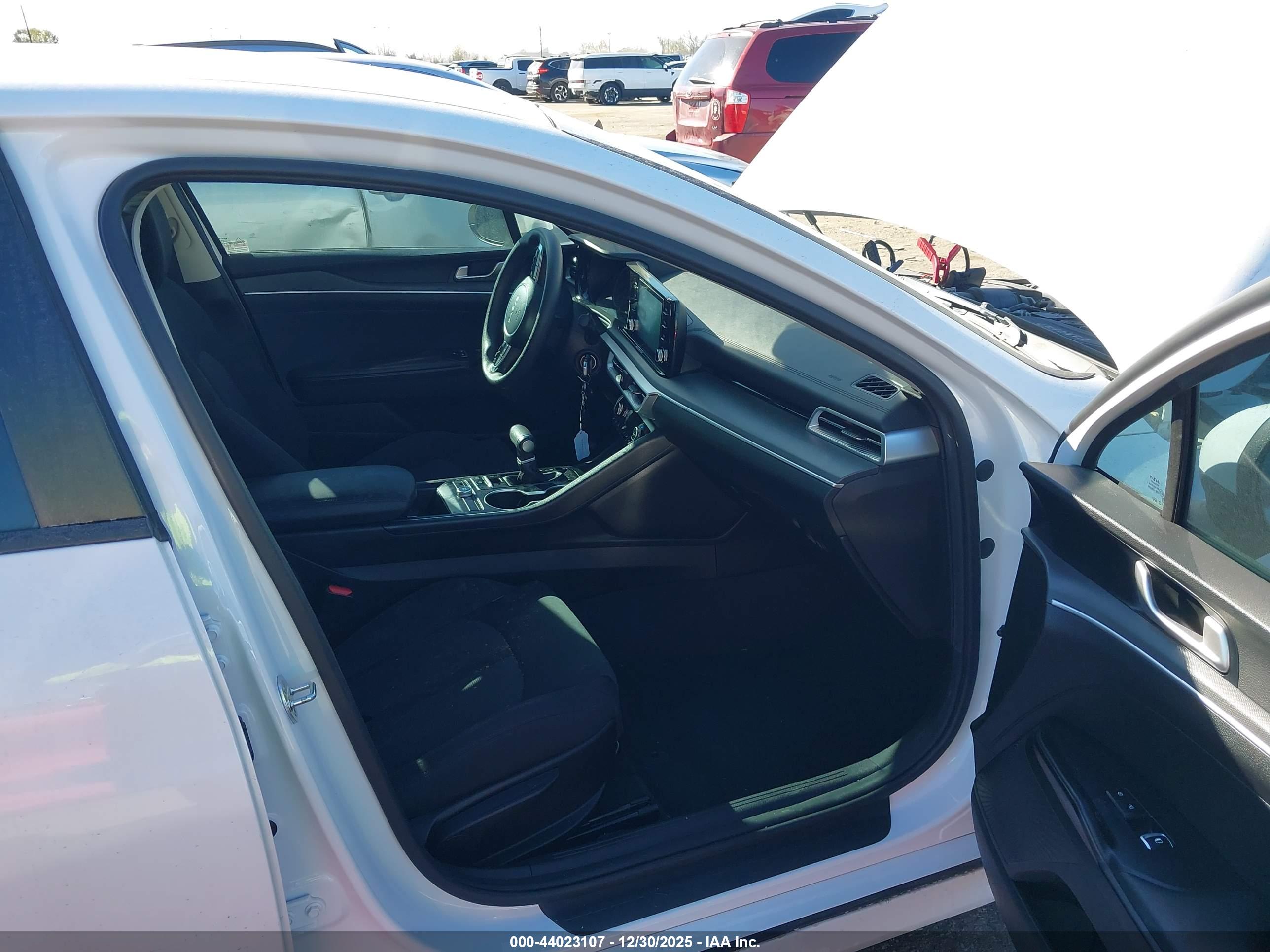 KIA K5 image 5