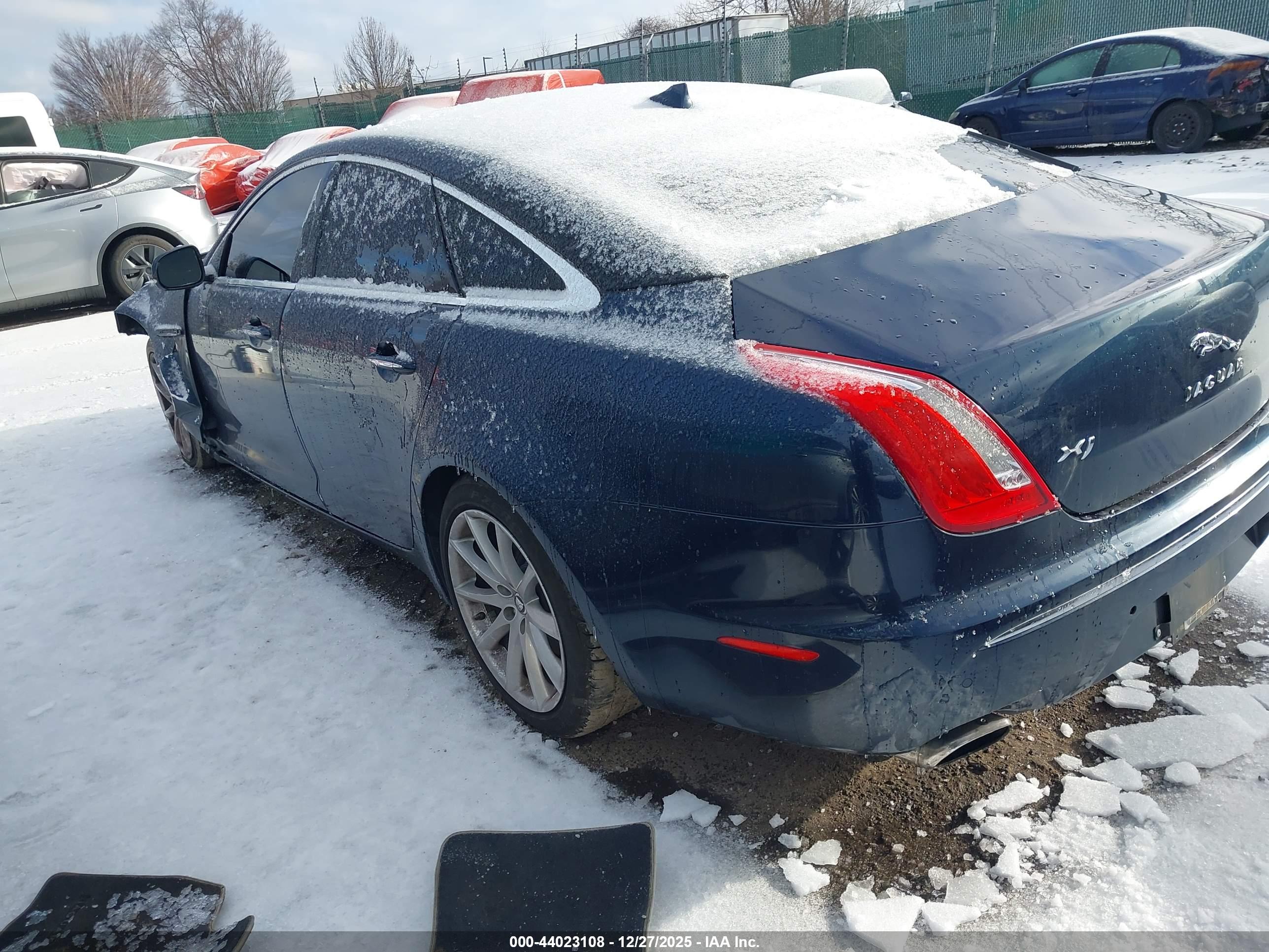 JAGUAR XJ image 3