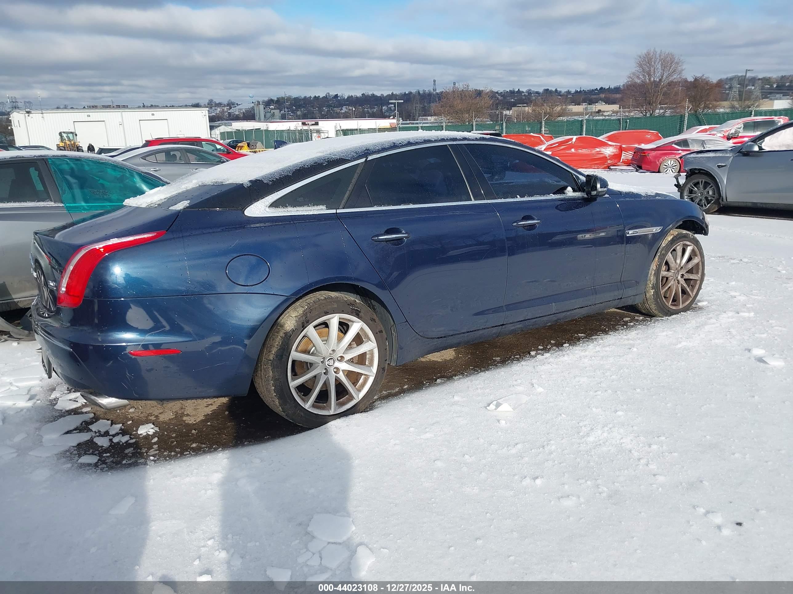 JAGUAR XJ image 4