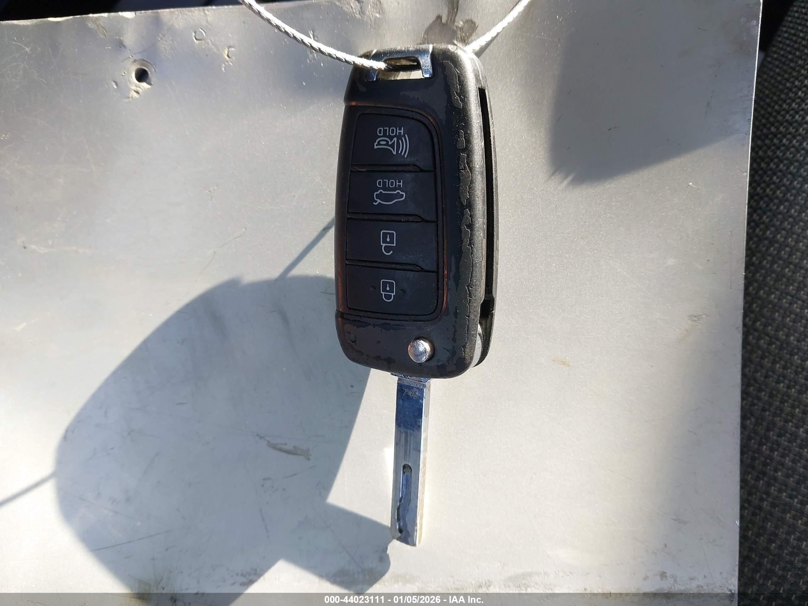 HYUNDAI ACCENT image 11
