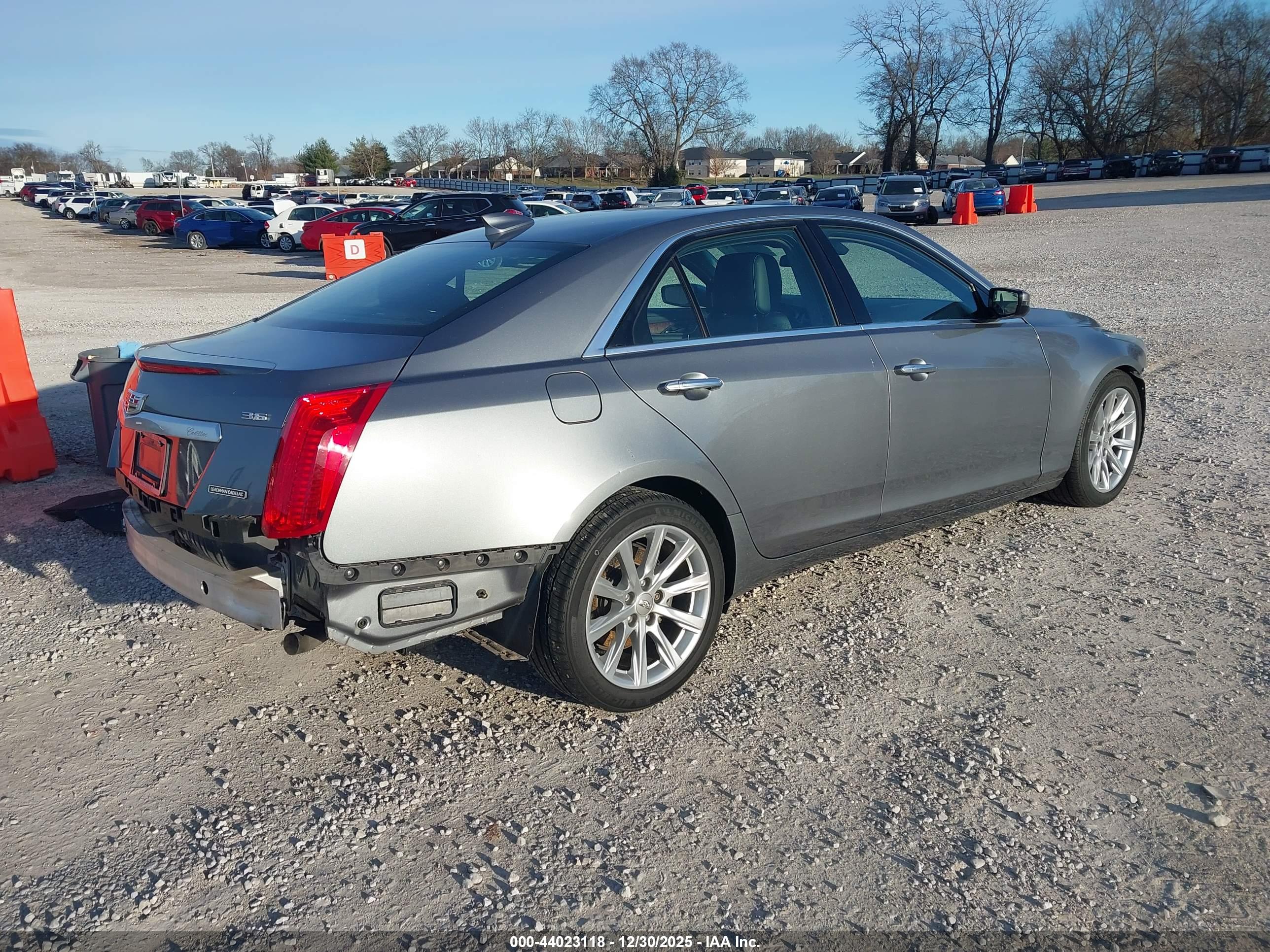 CADILLAC CTS image 4