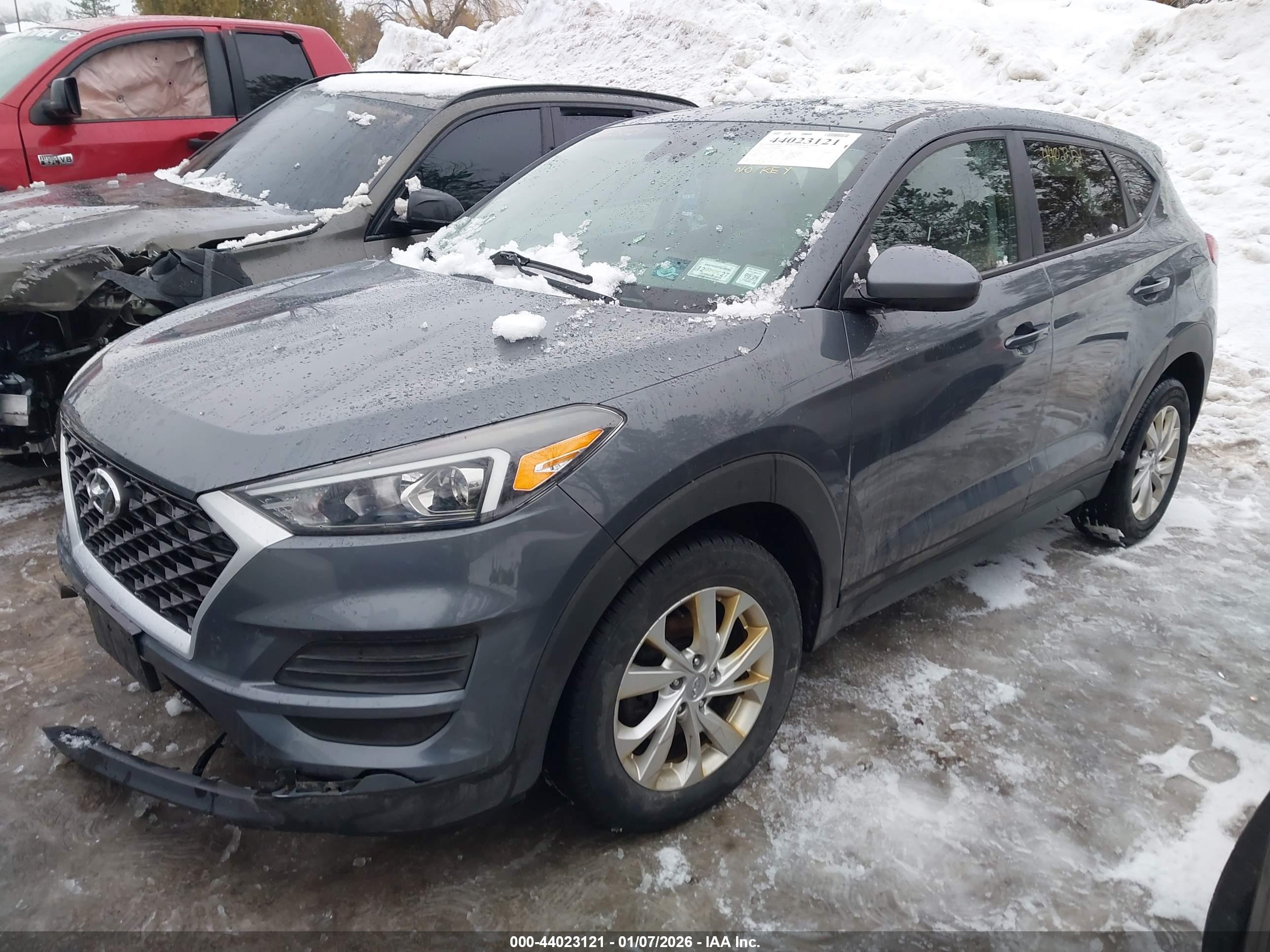 HYUNDAI TUCSON image 2