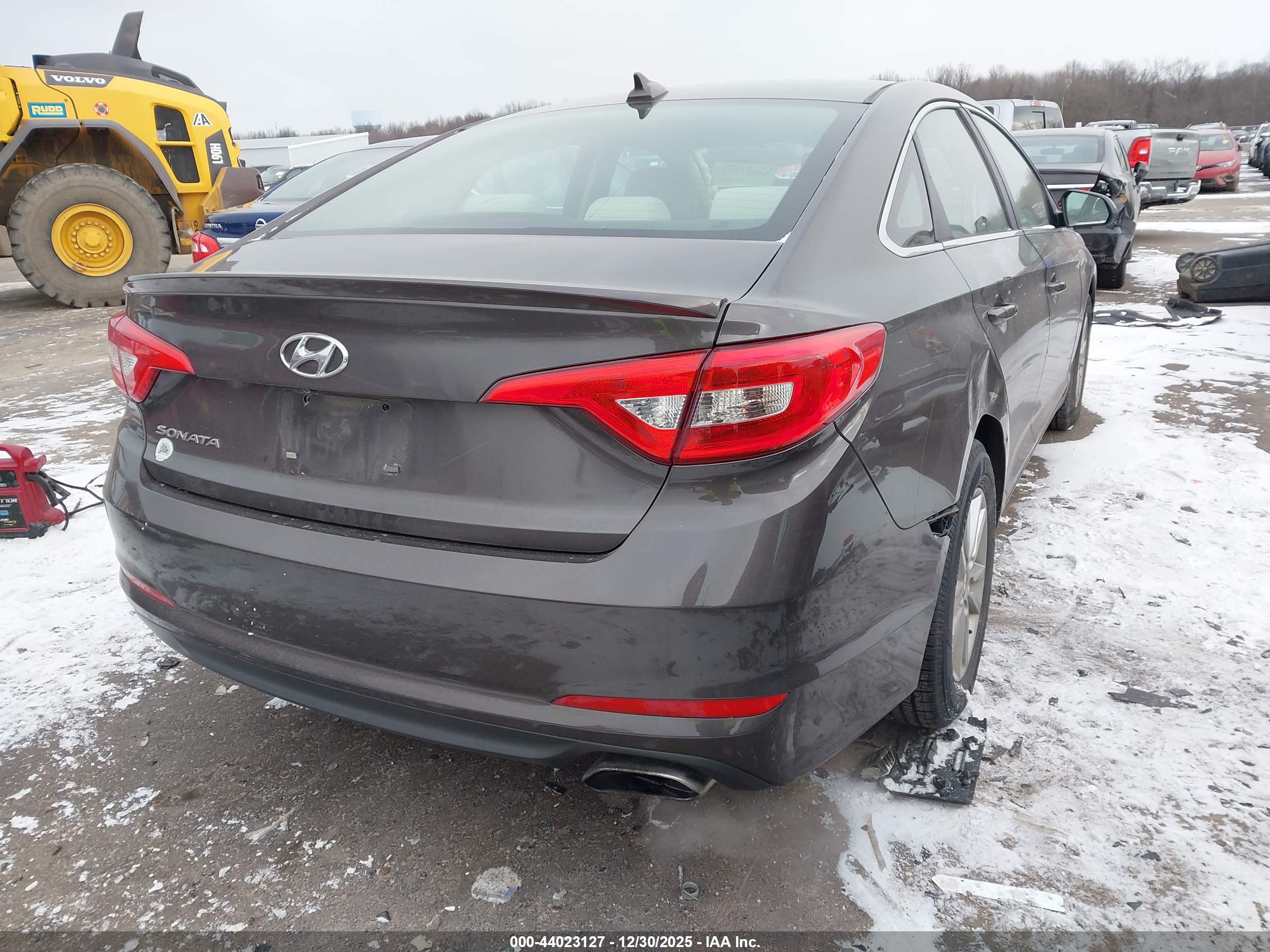 HYUNDAI SONATA image 4