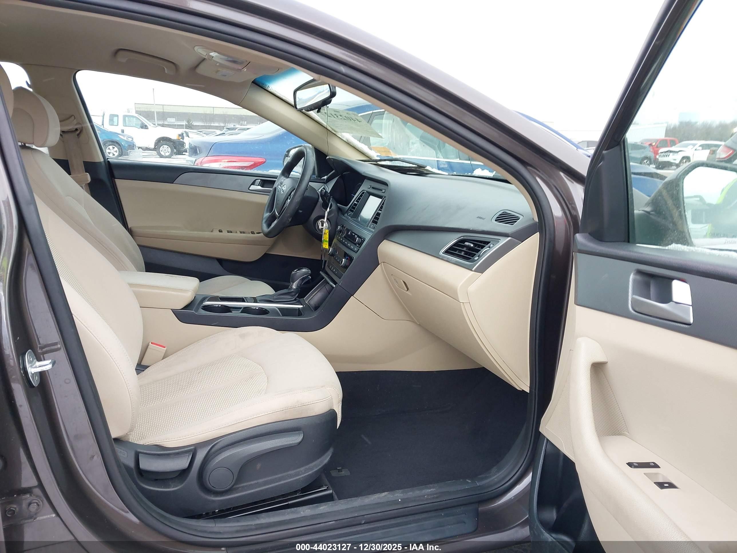 HYUNDAI SONATA image 5