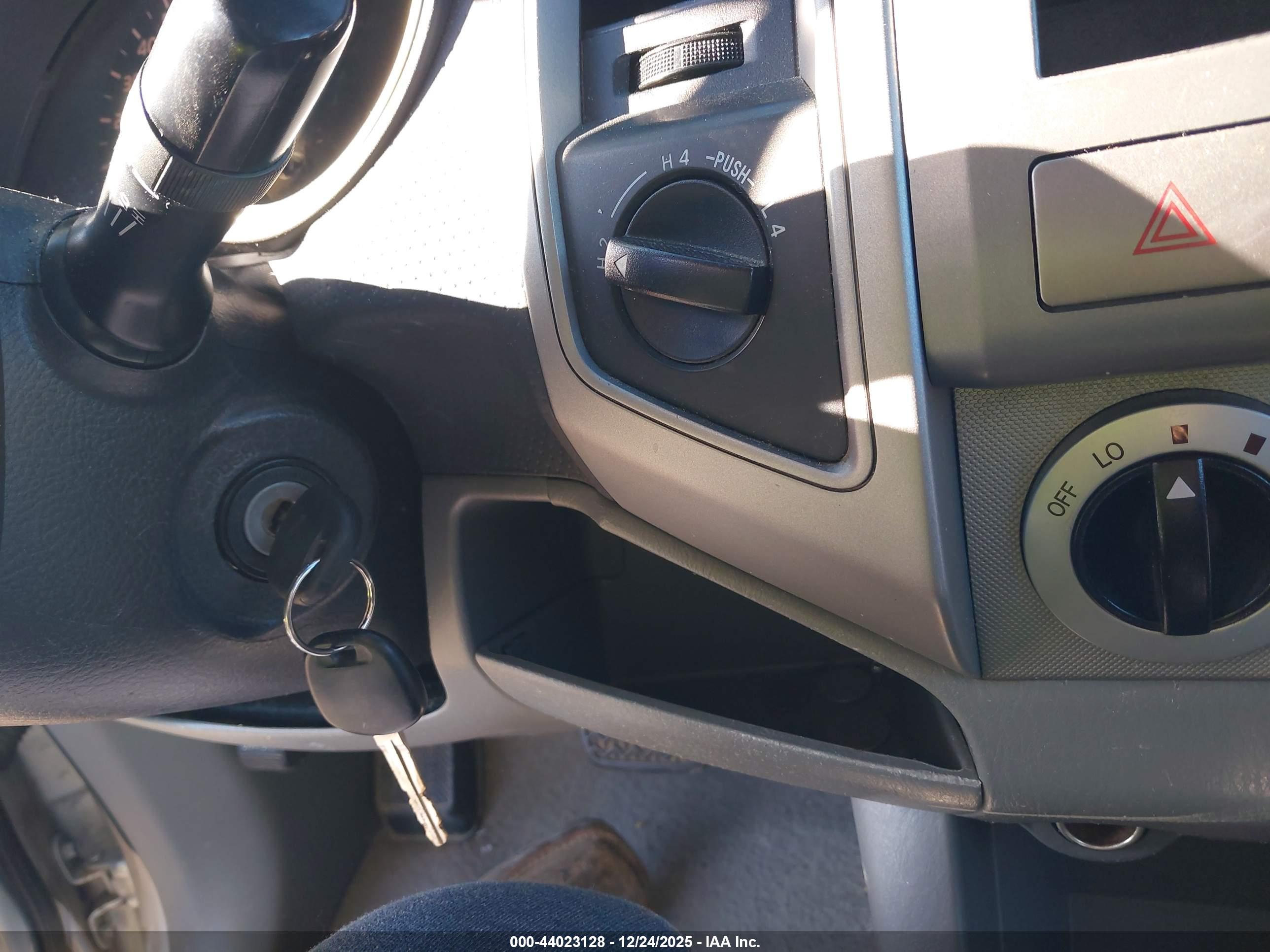 TOYOTA TACOMA image 11